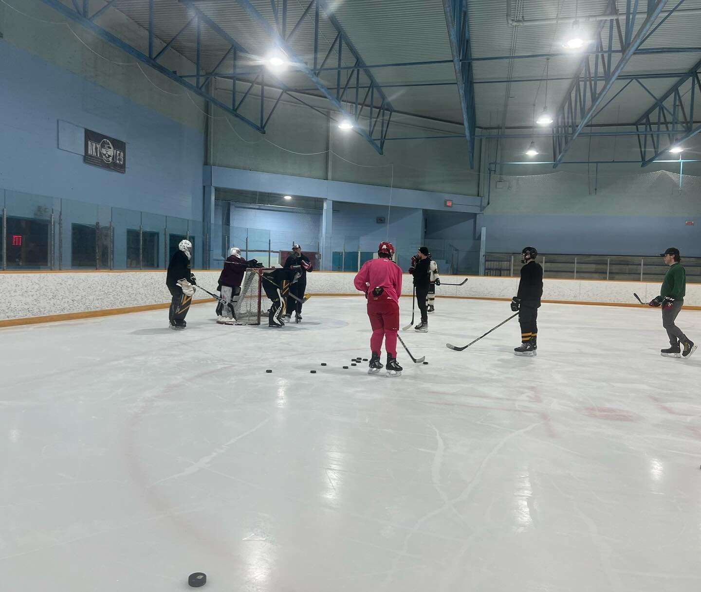 Some of our team got out on the ice with some of the @doghouse_hockey kids.  This was a fun skate #icetime #funskate #youthhockey #hockey #hkyyeg