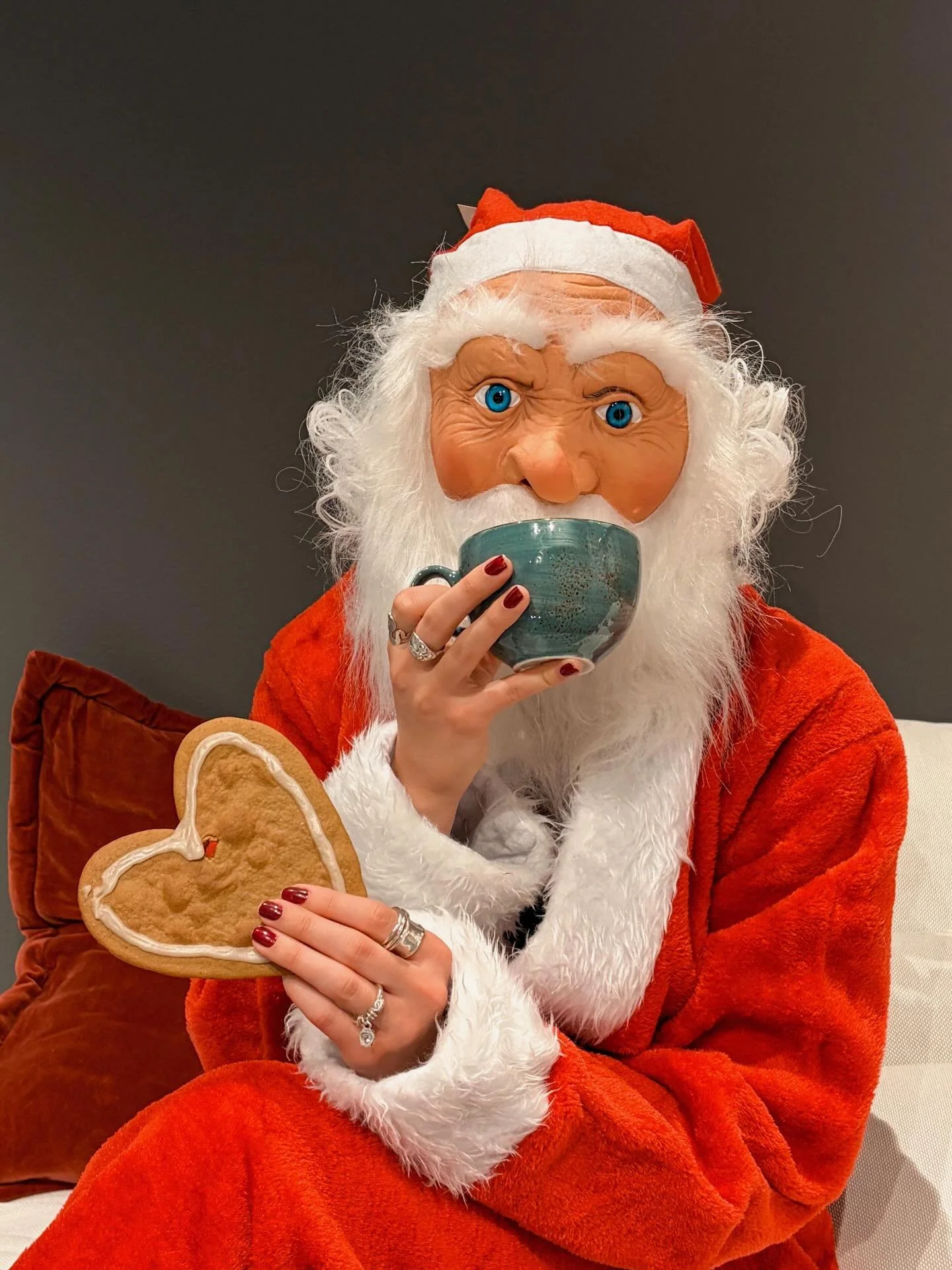 ☕️ GRATIS GL&Oslash;GG OG PEPPERKAKER ☕️ S&oslash;ndag 7. desember, kl. 14-18 er det gratis gl&oslash;gg og pepperkaker p&aring; s&oslash;ndags&aring;pne Bekkestua Senter 🤶🏼🎄 Velkommen til f&oslash;rjulskos og en hyggelig handel!
	
#b&aelig;rum&nb