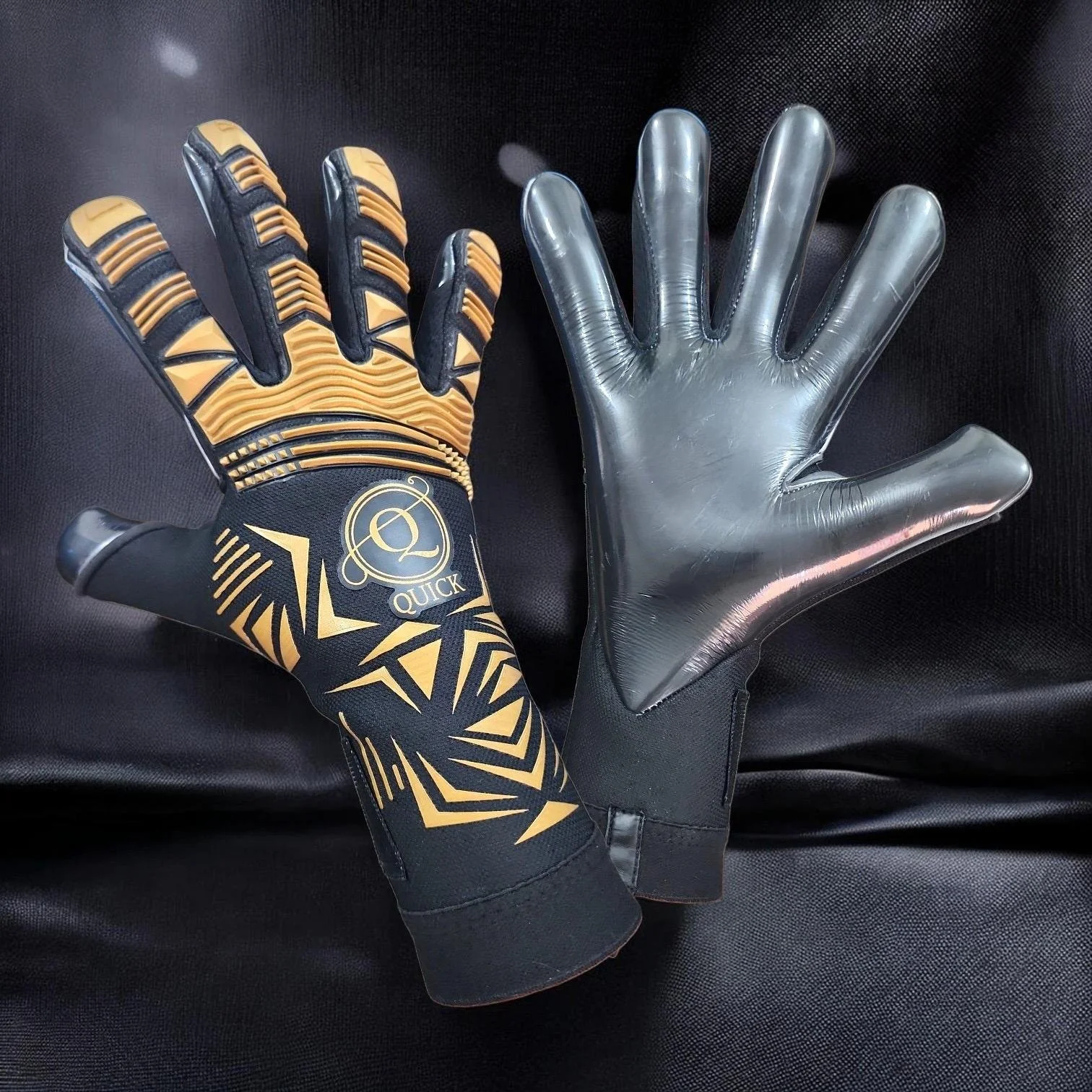 Black and Gold Sqinz.jpeg