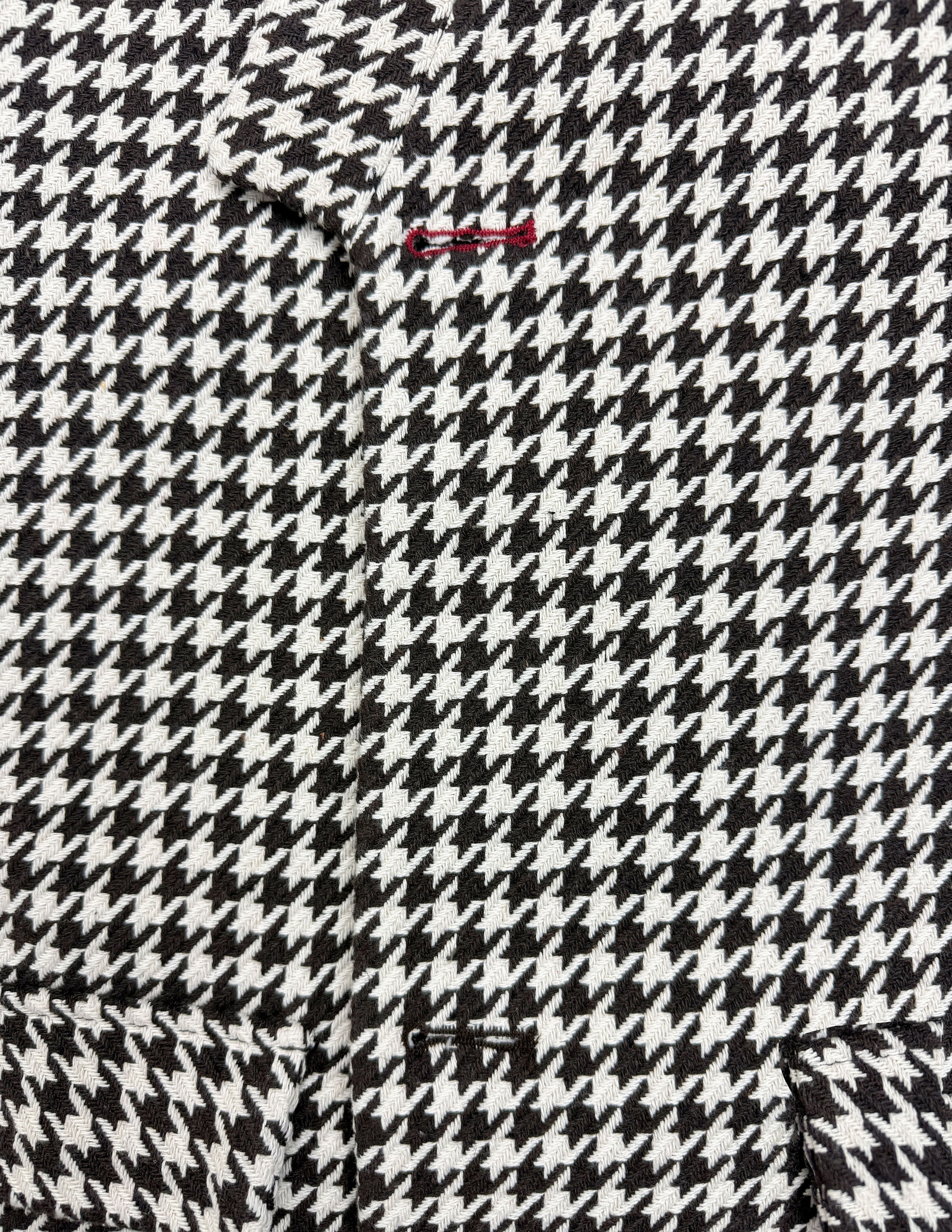 COAT BUTTONHOLES X2.png