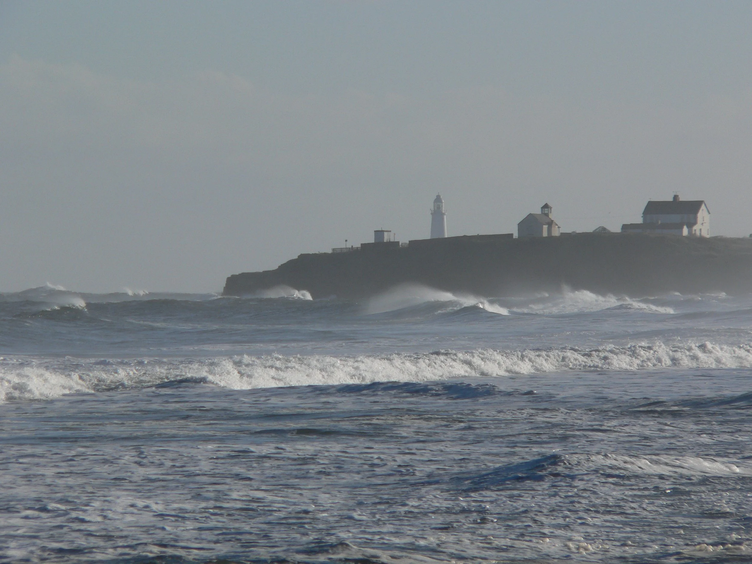 Crashing waves Northumberland.JPG