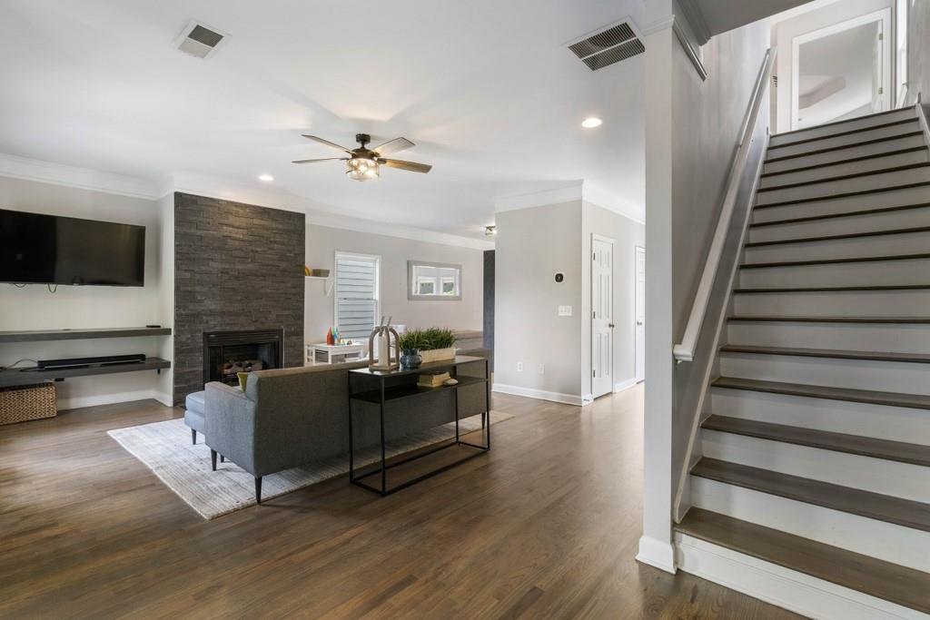 724 Connally | Summerhill | Living Room After