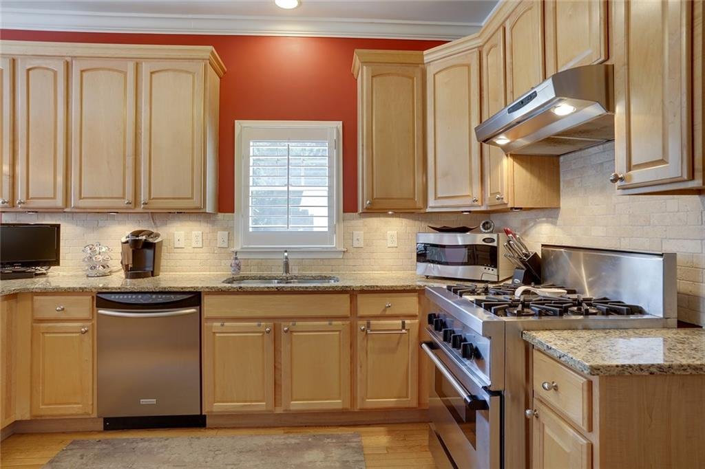 239 Glenwood | Grant Park | Kitchen Before