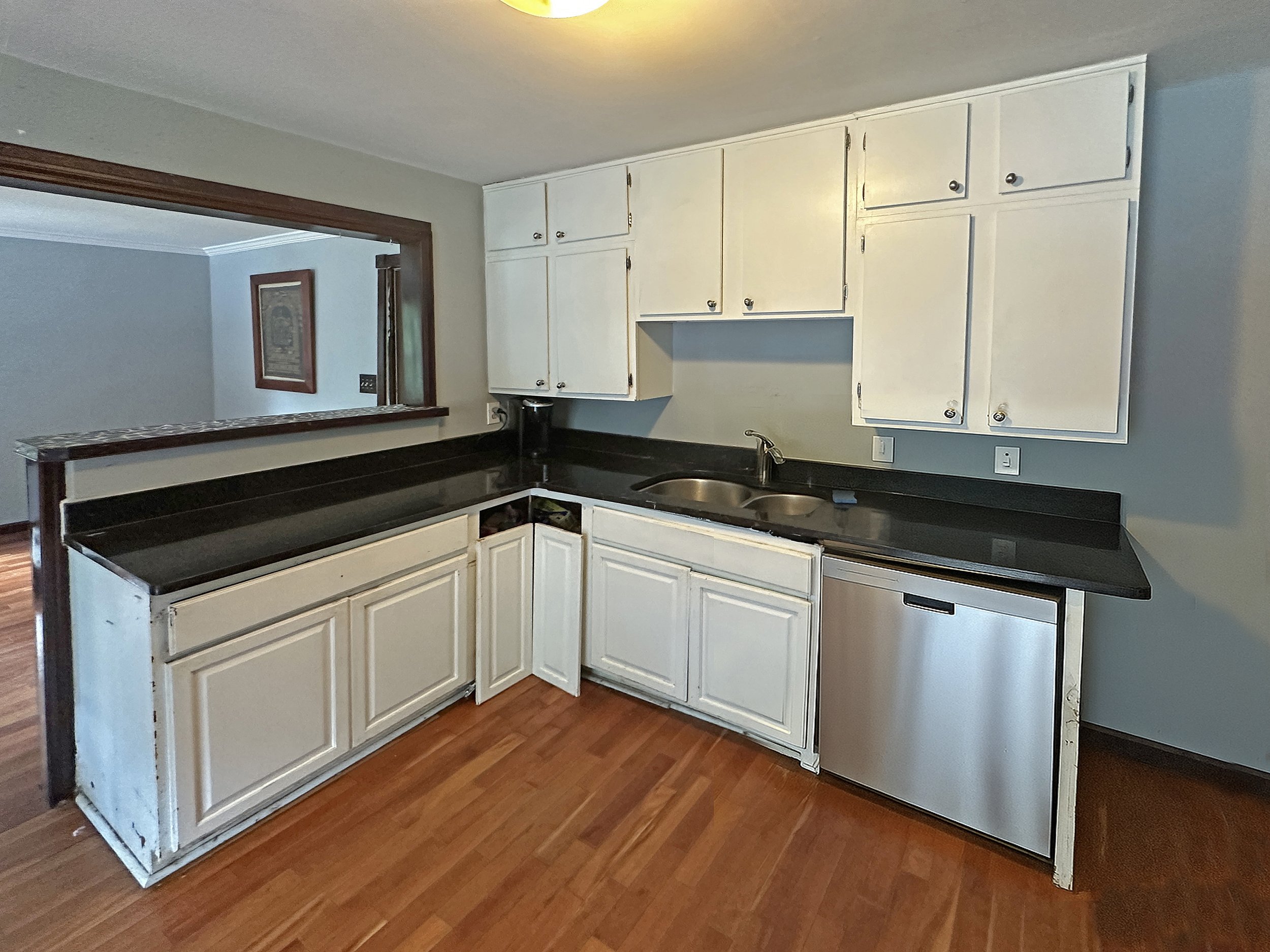 Kitchen2.jpg