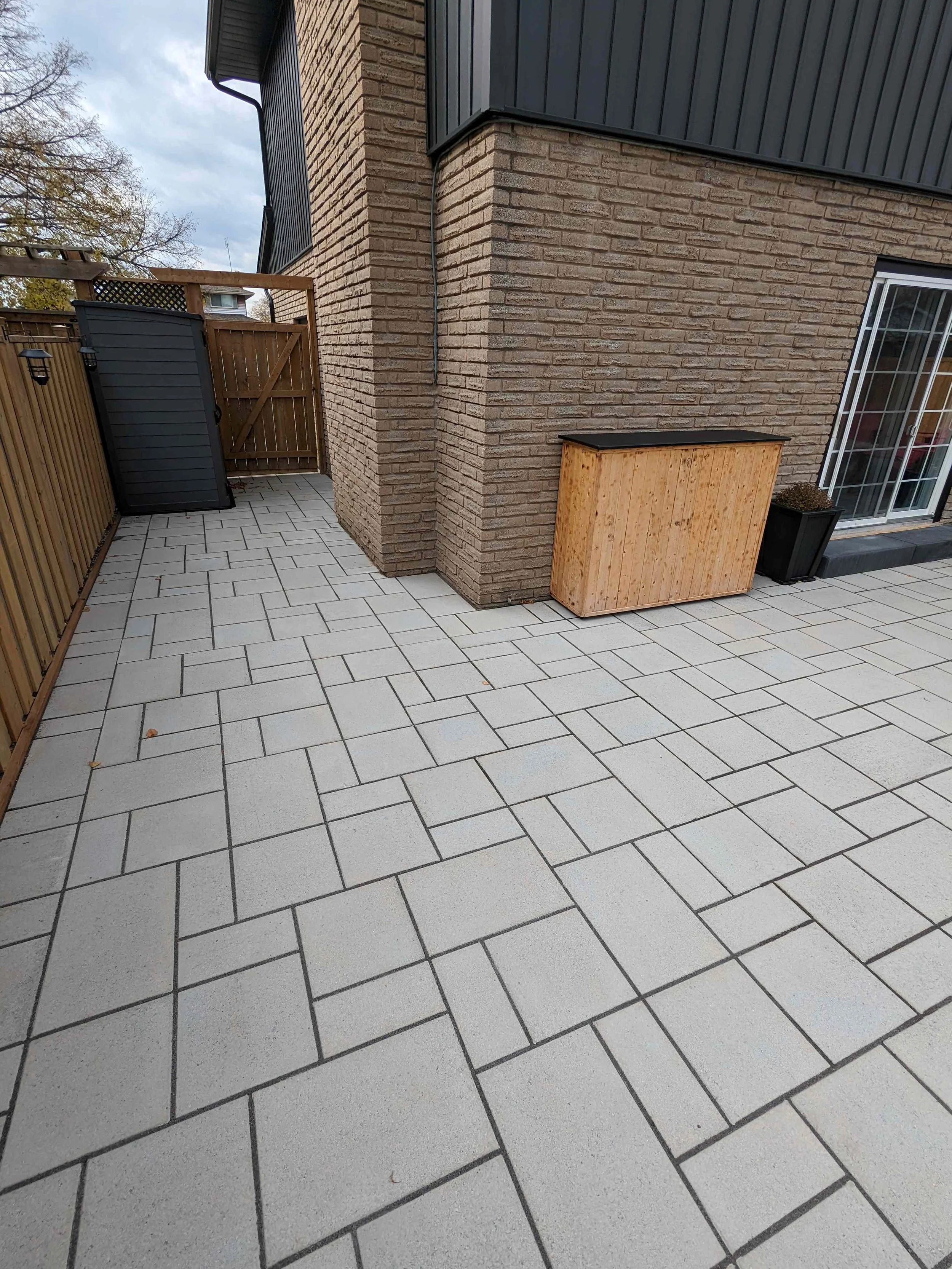 Techo-Bloc Blu 60 interlock installed in Thorold 