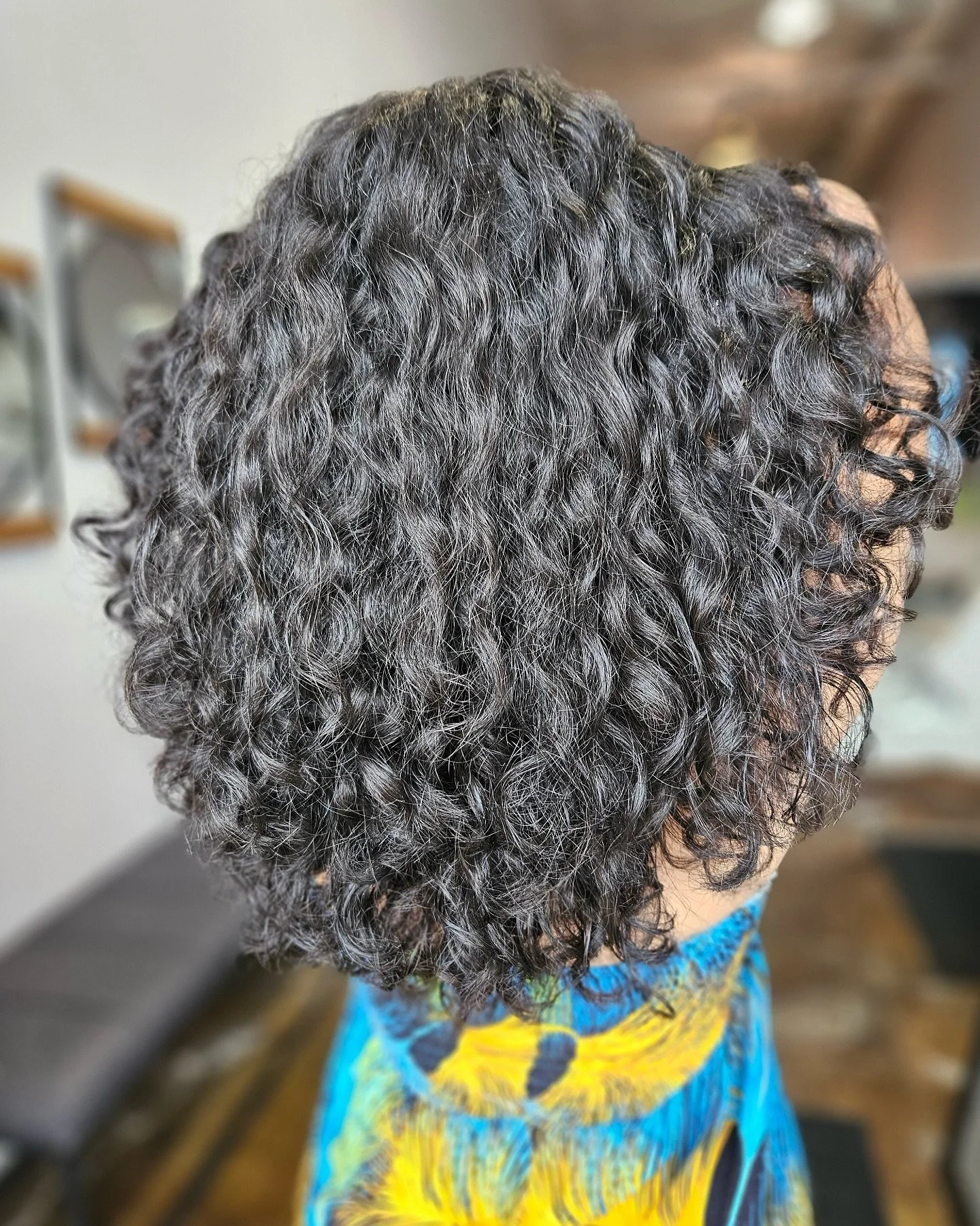 This one&rsquo;s for the curls 😍&hearts;️

Michelle&rsquo;s client wanted to clean up her cut and add moisture &amp; life back to her curls. Her post-Deva service results are stunning, voluminous, and so hydrated! Book your Deva style or cut now at 