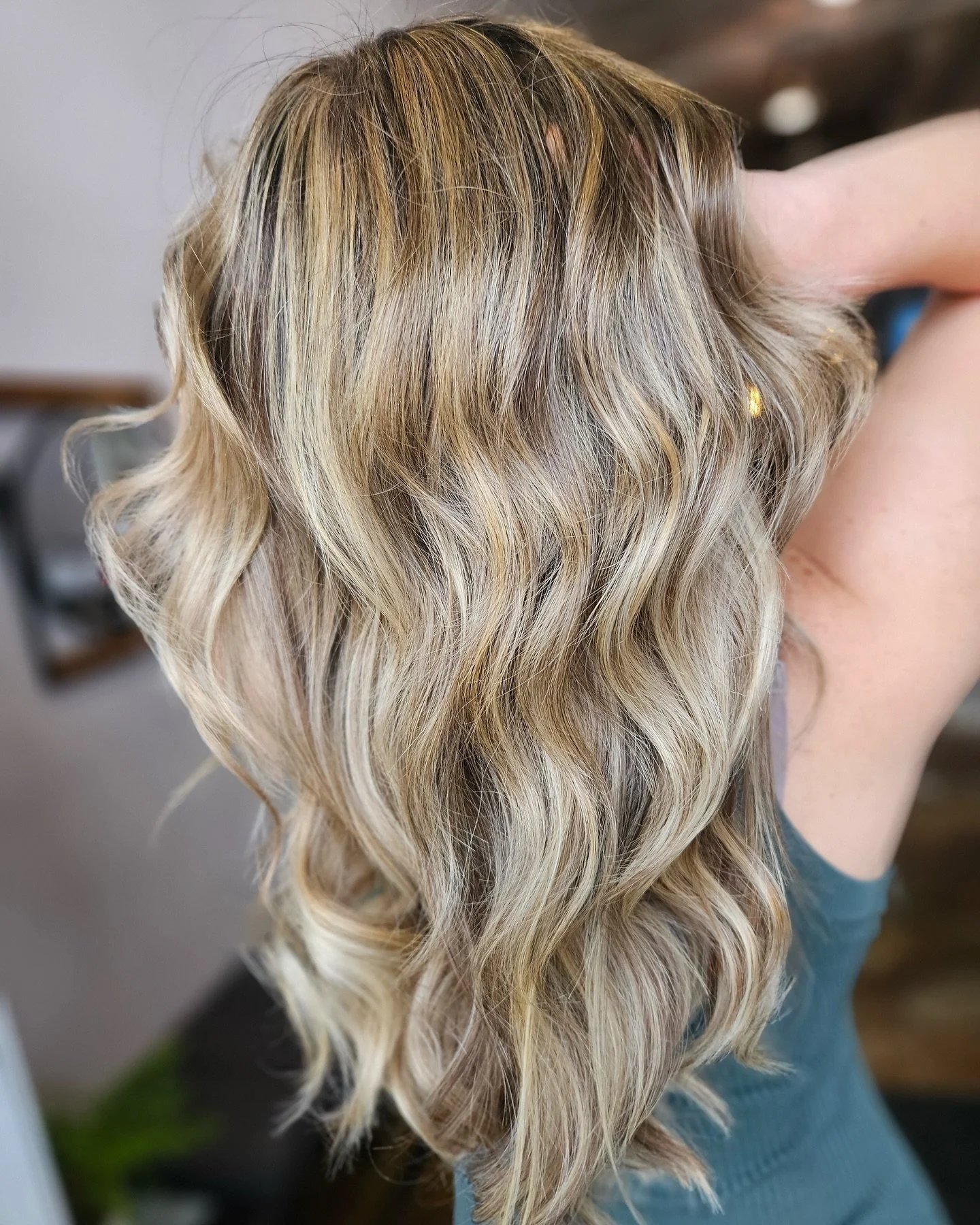 Blended beauty π€©
Michelle’s client wanted a brighter look with some depth. This perfectly-foiled color gives dimension for all seasons! Book your hair refresh now at haloaugusta.com, on the Go Halo app, or over the phone: 706.828.4856
#halos