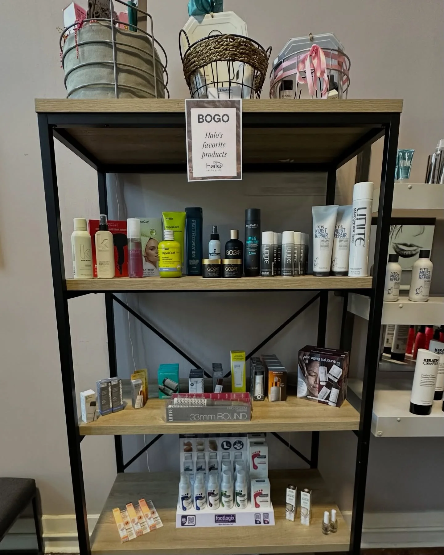 Shop #smallbusinesssaturday the Halo way 🛍️😇

TODAY only, stop by Halo for doorbusters &amp; specials you won&rsquo;t be able to get again this holiday season! Restock your products, win big in our drawing, and book spa services on discount! Shop &