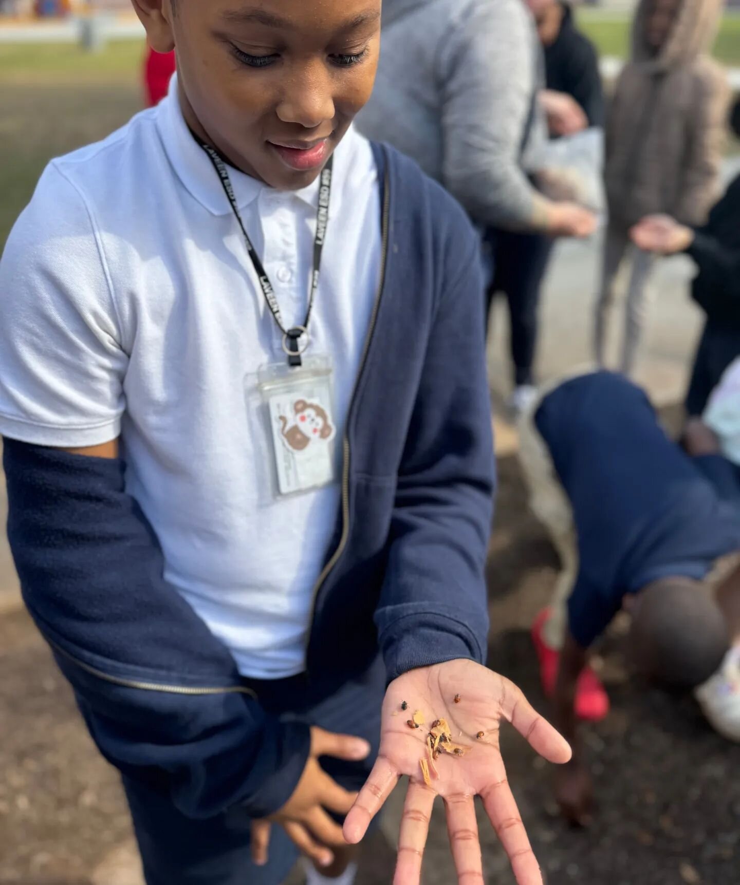 In celebration of spring, learners at Cheatham Elementary @cheatham_school and staff @laveenchildnutrition were welcomed back to school with the grand opening of their new garden space! The event wasn't complete without a lady-bug release and a Chef 