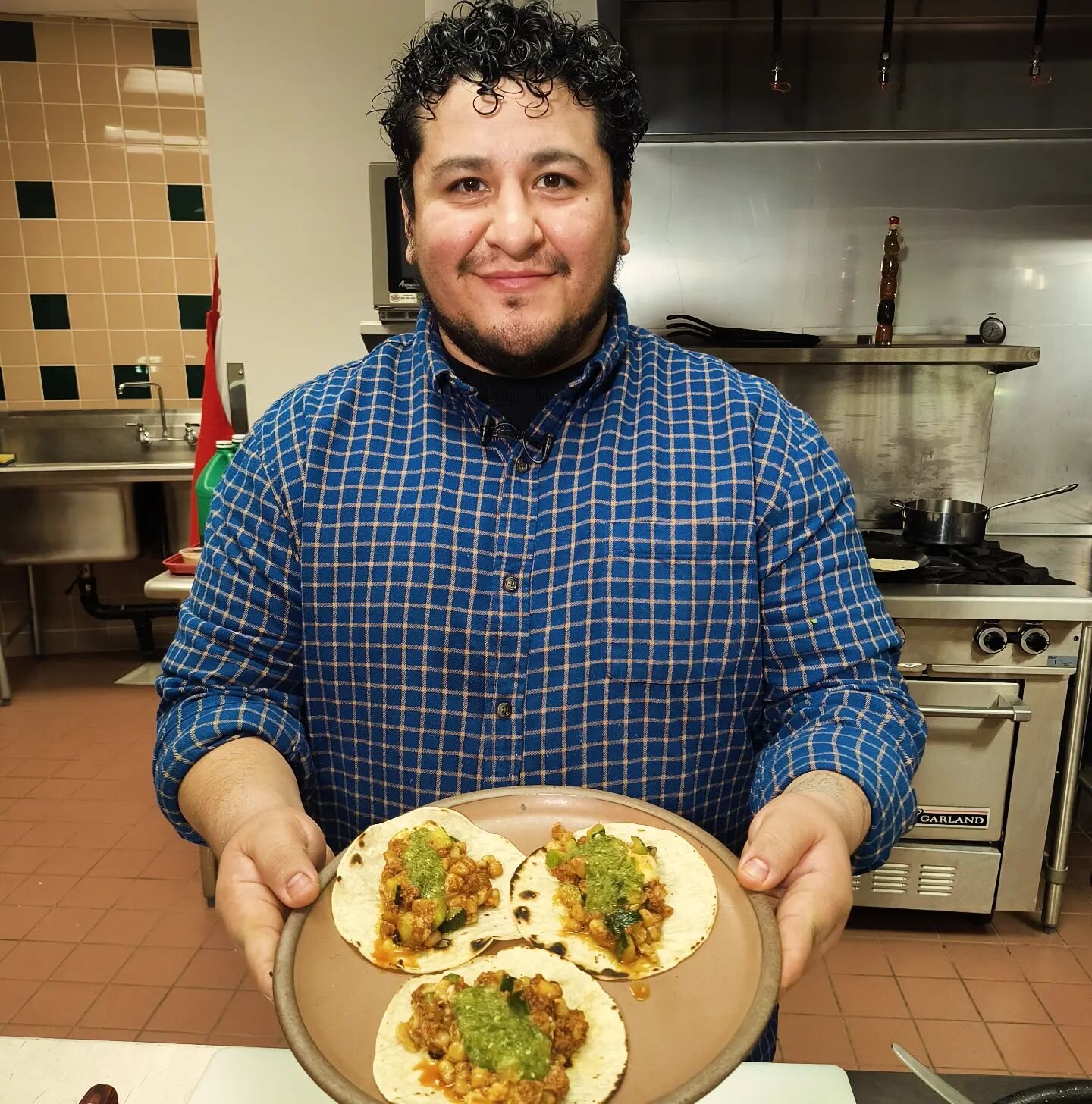 This month students raved about Chef Chris Mendoza's @christopherjamesmendoza Calabacitas Tacos with Salsa Verde! 

Chris has been part of Blue Watermelon Project since 2016 and has a knack for working with little chefs! 😉

Christopher Mendoza, a na