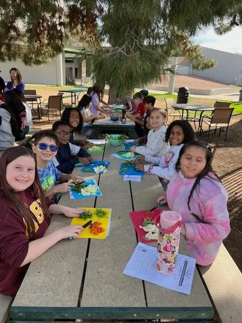 As November comes to an end, we celebrate the wonderful culinary and garden experiences it brought students learning about snow peas! Students prepared and tasted Chef Cat Bunnag&rsquo;s @glaibaanaz Pad Woon Sen recipe and took gardening tips and tri