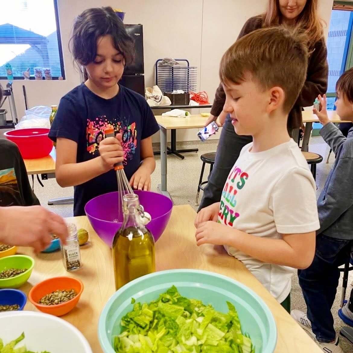 Chef in the Garden learners are preparing Chef Alyssa&rsquo;s Lemon Parmesan Salad this month featuring locally grown Jericho lettuce 🥬 

Students get the opportunity to practice the culinary skill of emulsification. Emulsifying in cooking is a skil