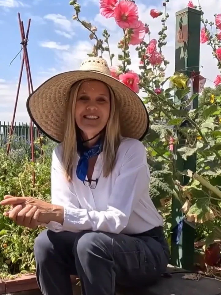 This month, we&rsquo;re celebrating Gardener Kelly Hedberg! 🌱 Students have been learning her go-to tips and tricks for planting amaranth in their school gardens - an incredible crop that thrives in our desert heat. Don&rsquo;t let those tiny seeds 