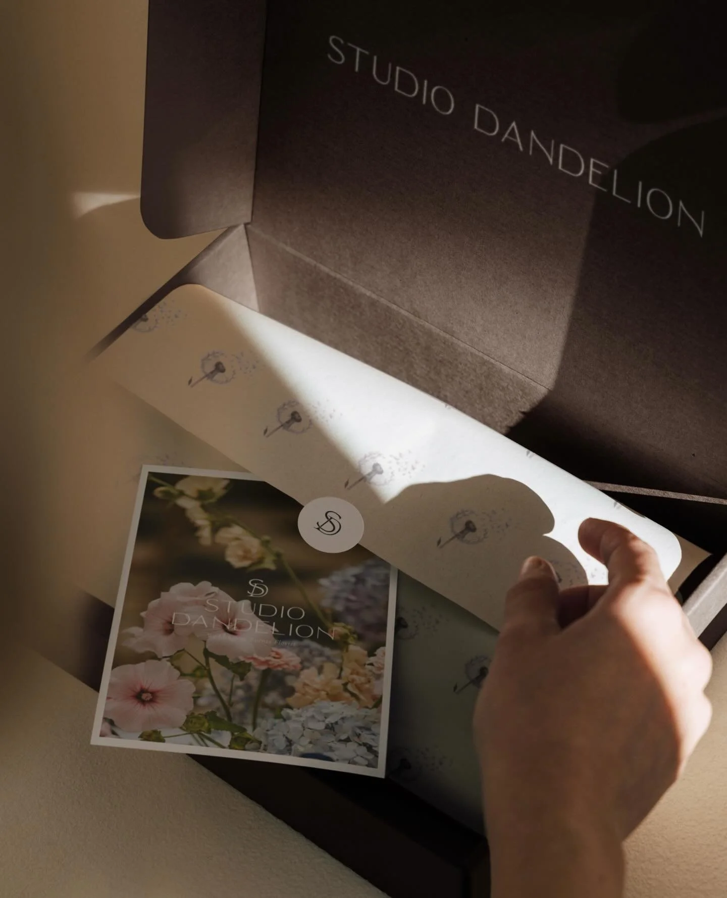 Delighted to share the recently launched website for @_studiodandelion_ 

Over the last few weeks we&rsquo;ve worked closely with Eloise to bring Studio Dandelion to life. 

This luxury floral design studio is grounded in nostalgia, romance, and a cu