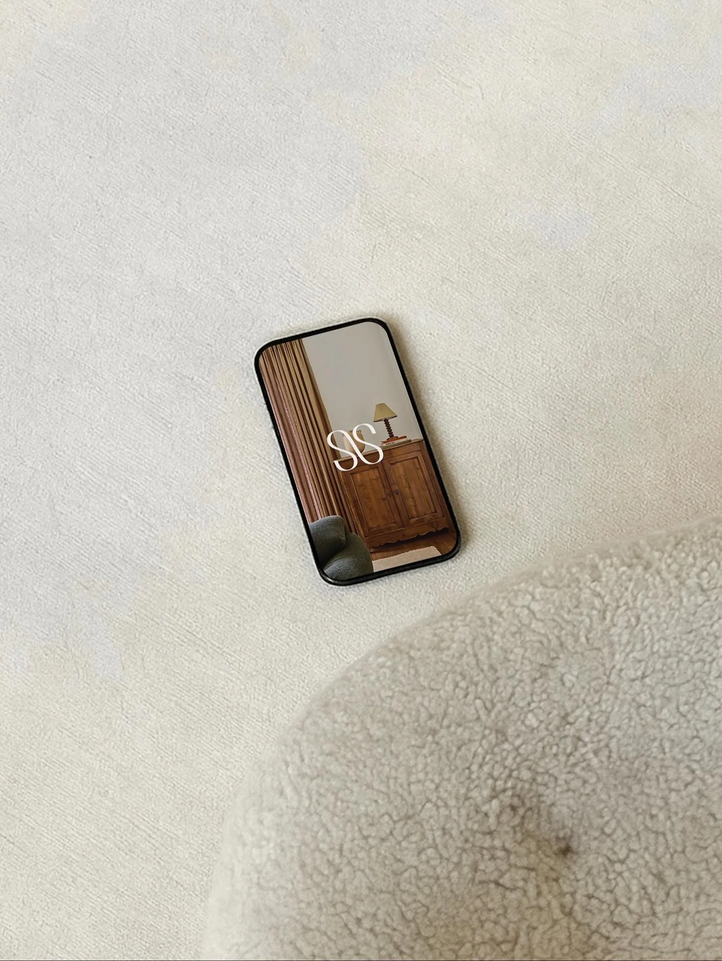 Authentic, thoughtful &amp; meticulously curated interiors. 

We recently created the Squarespace Website for @stilodesign.co that reflects the timeless artistry of her work. 

Rooted in the principles of slow design, this website in the perfect exam