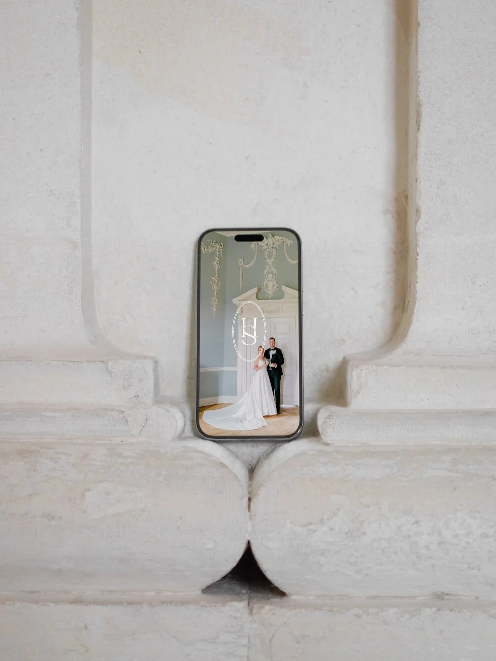 Custom Squarespace website for @hellosugar_photography - one of our favourite projects from earlier this year 🕊️

A nostalgic digital home for this incredibly talented wedding photographer. We paired subtle textures and organic patterns with delicat