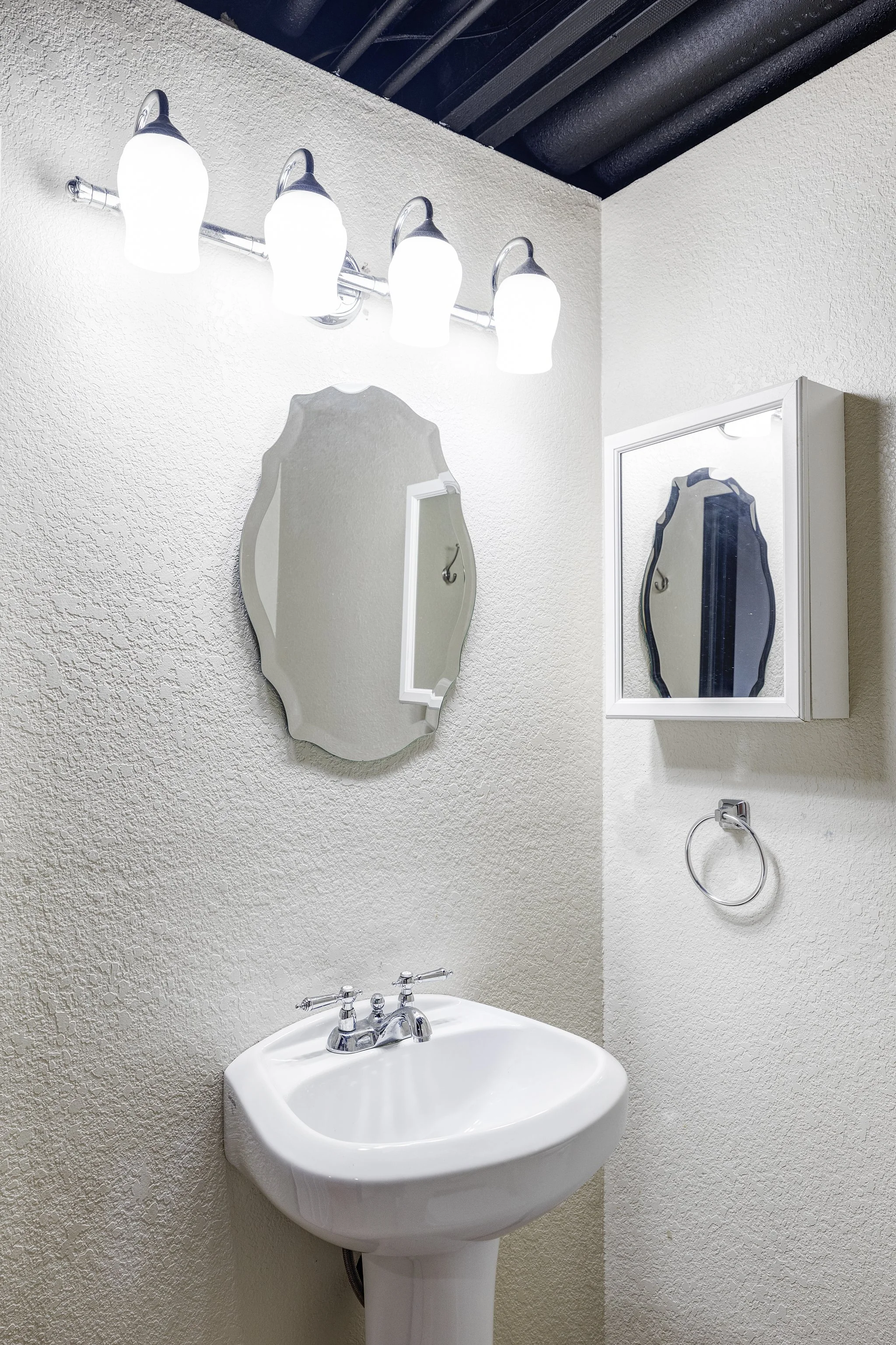 RaeScott_N_11611 Leyden St_Web-27.jpg