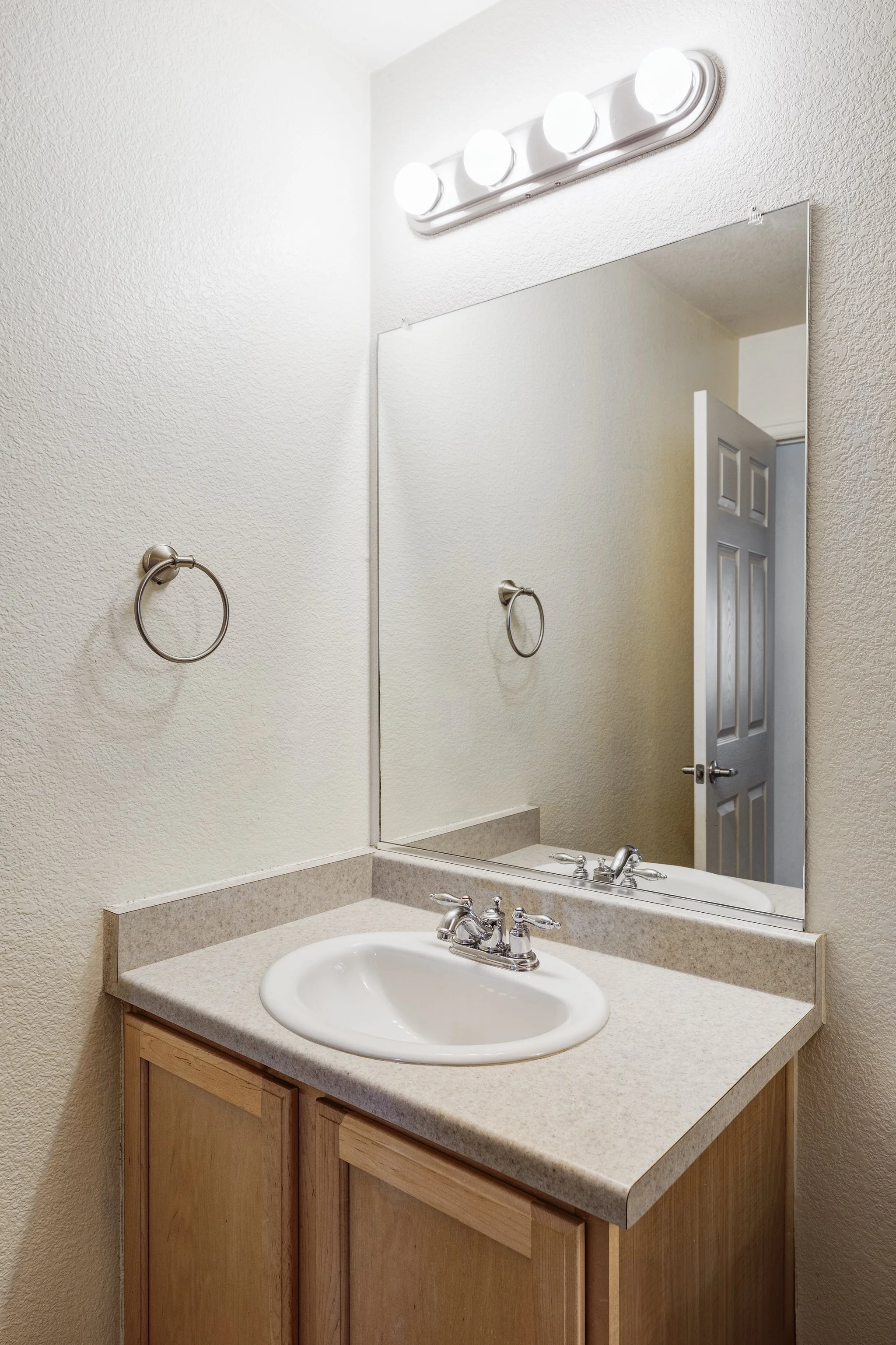 RaeScott_N_11611 Leyden St_Web-21.jpg