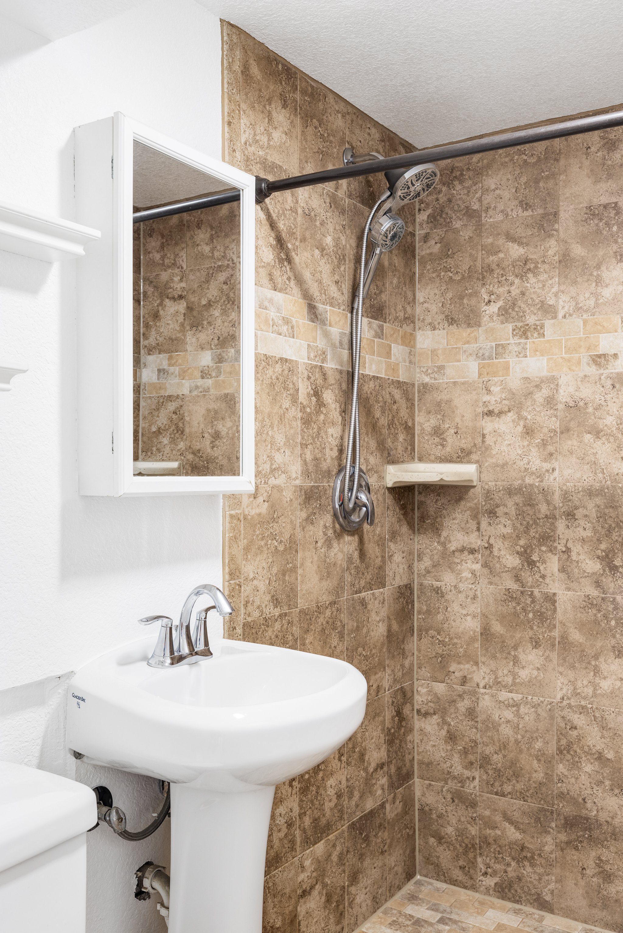 RaeScott_3321 Birch St_web-28.jpg