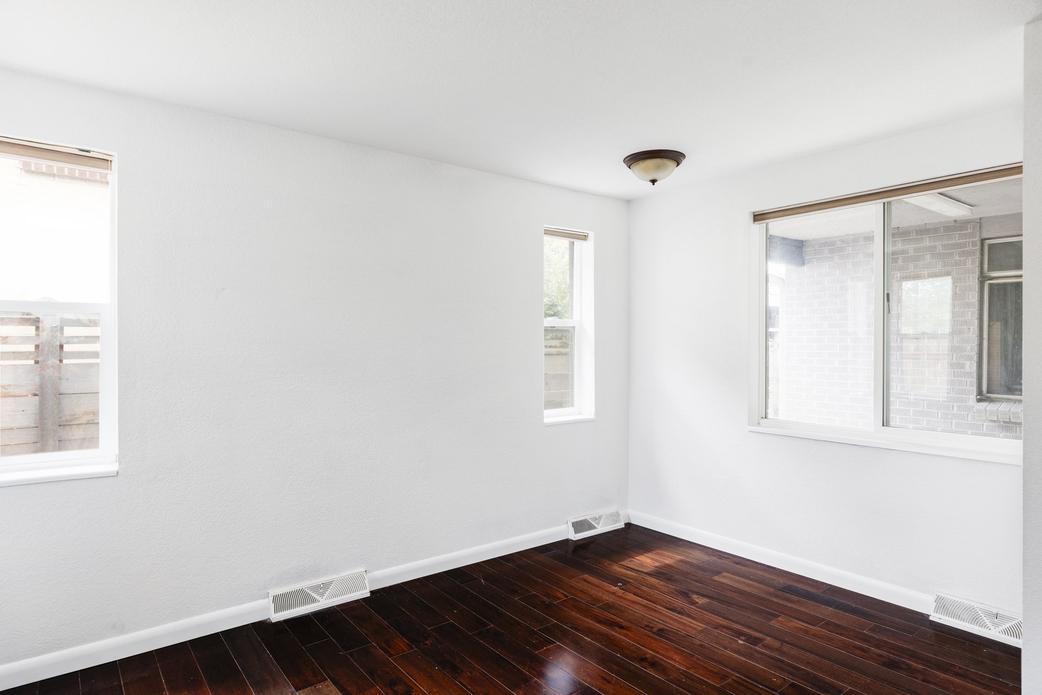 RaeScott_3321 Birch St_web-25.jpg