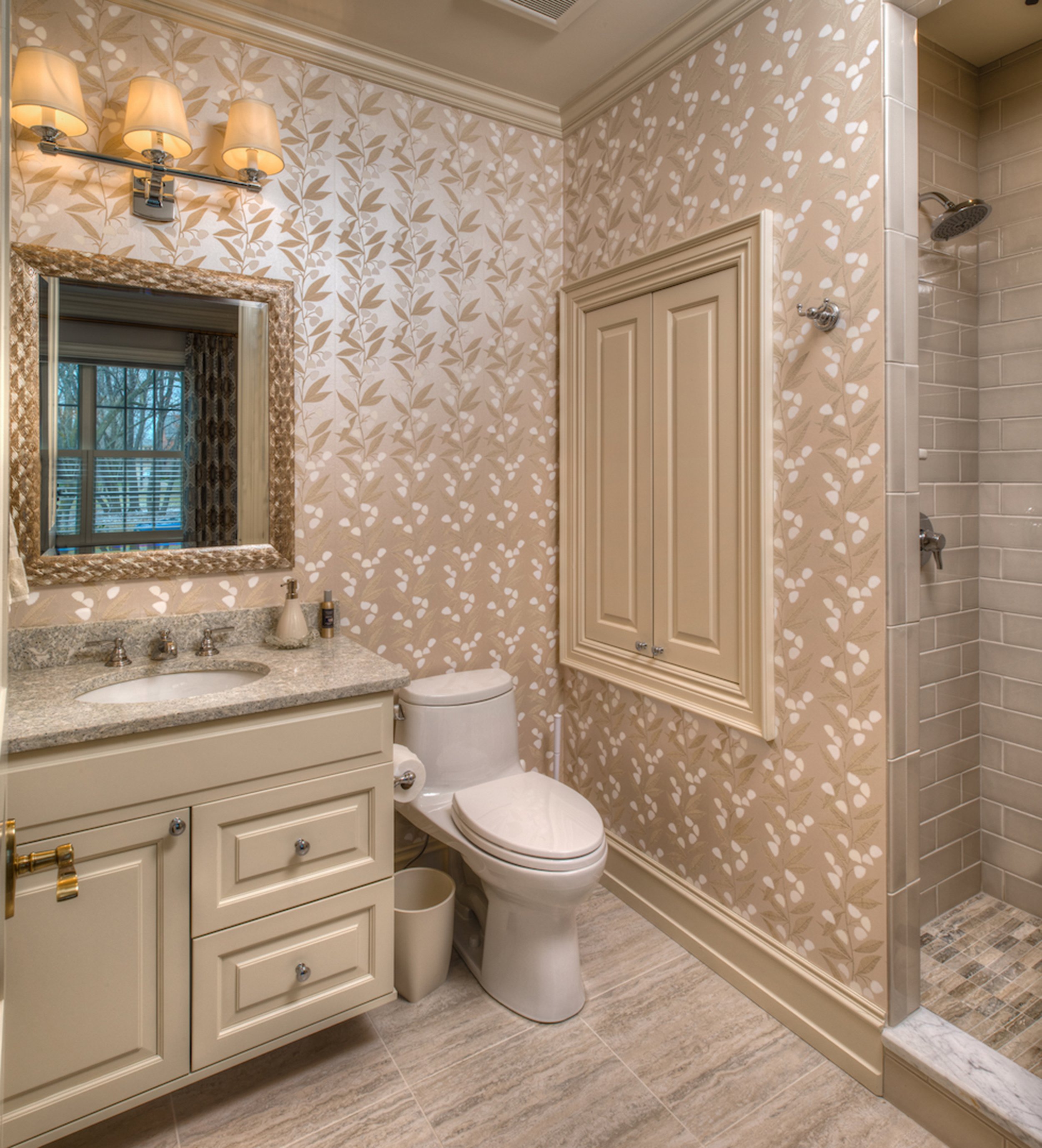 Guest bathroom 1.jpg