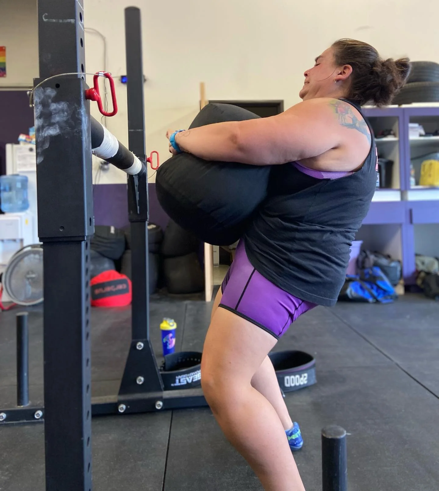 Strongman is for everyone.
#duckwalk #farmerscarry #sandbags #strongmanisforeveryone 

#inclusion #empowerment #growth #nmstrong #nmtrue #onealbuquerque #powerlfting #strongman #strongwoman #crossfit #mastersathlete #nonbinaryathlete #transathlete #l