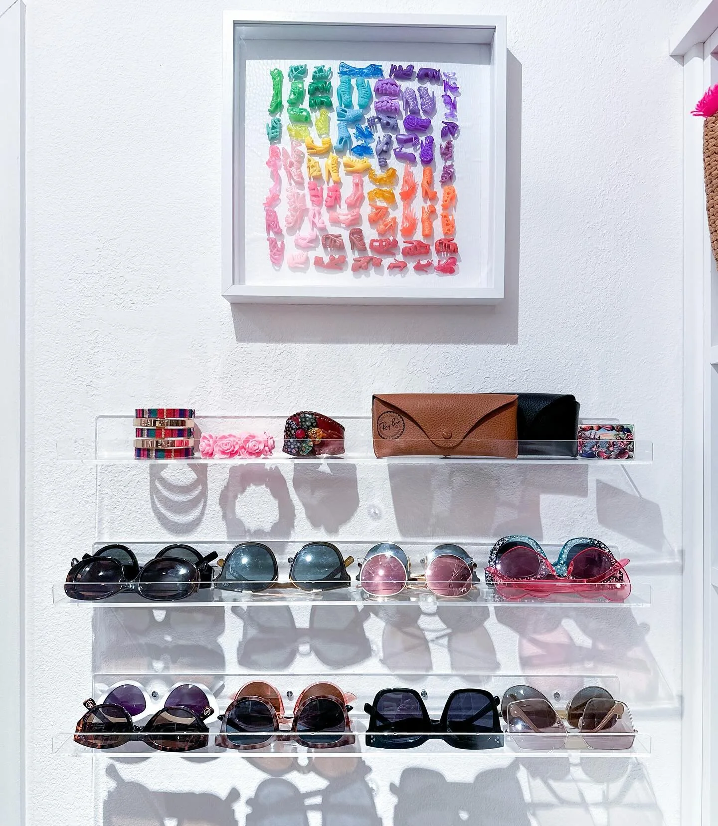 These acrylic book shelves are one of my favorite hacks for displaying accessories. (Also how cute is this Barbie artwork!!) 🩷🧡💛🩵💜
