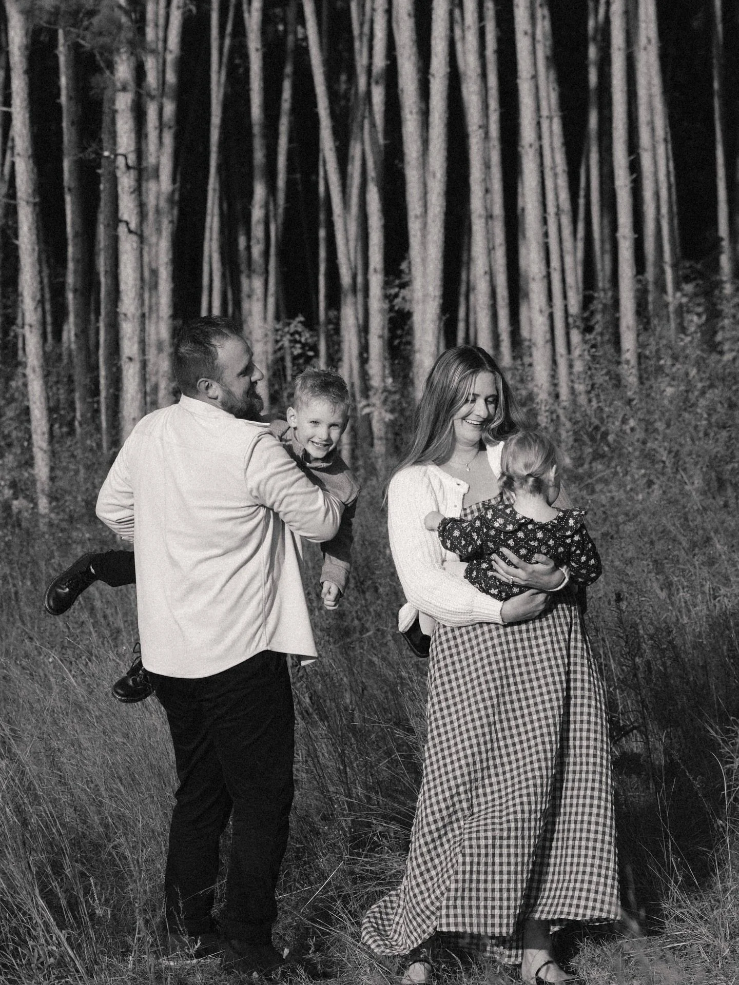 I&rsquo;m still in awe of this life and the family we have. 2025 has been such a transformative year, not only in my business but in my personal life as well. Big thanks to @ohhelloem and @hihilolo.co for capturing us in the most perfect way 🤍 and o