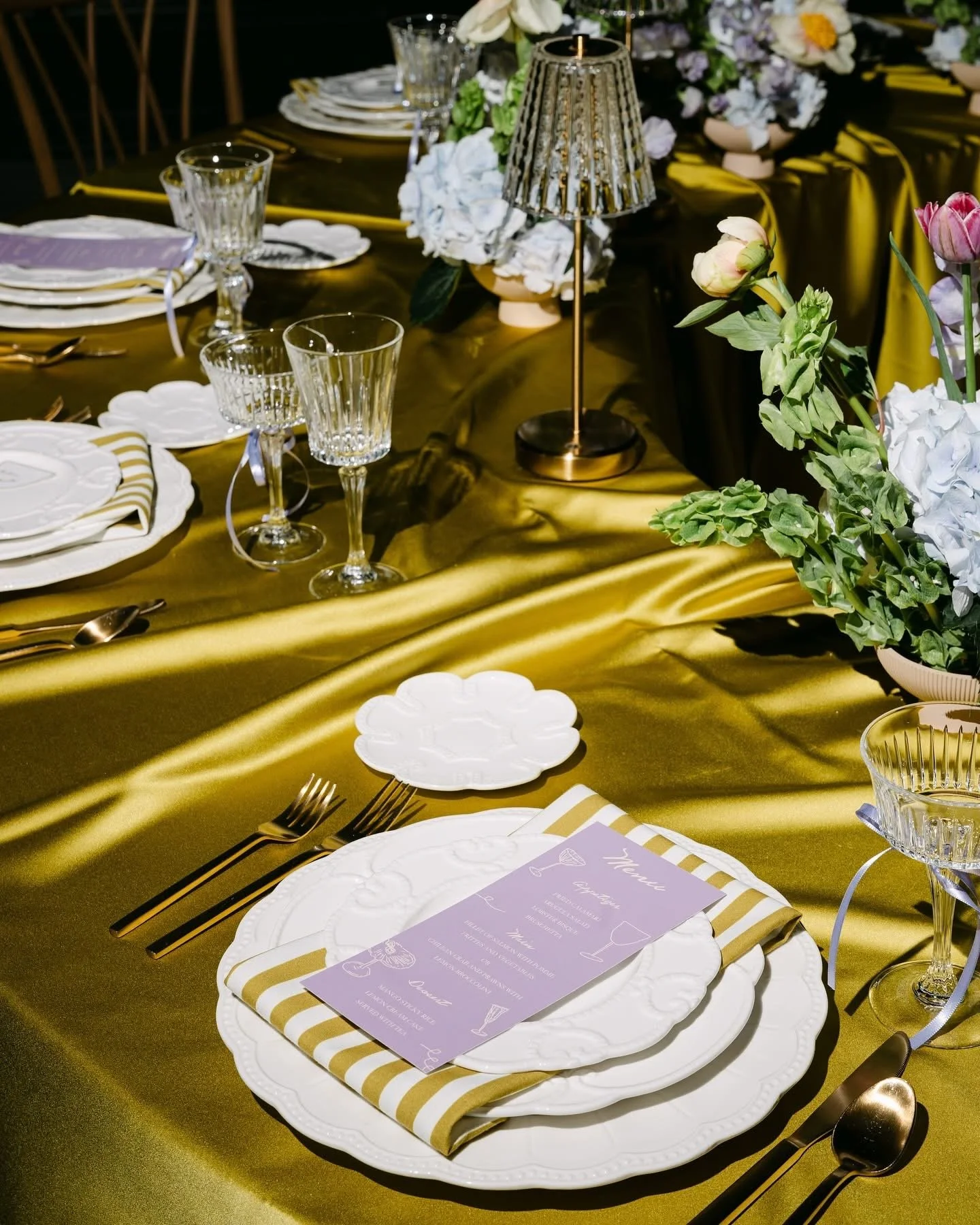green velvet tablescape at a St. Paul wedding