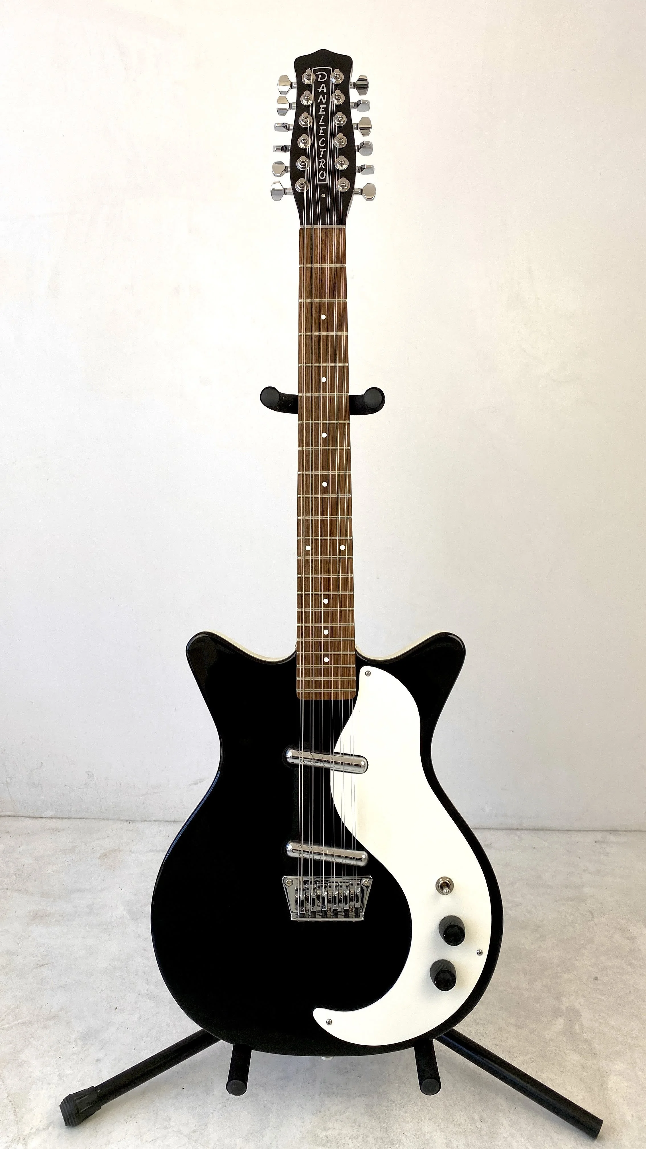 Danelectro 12 String. 