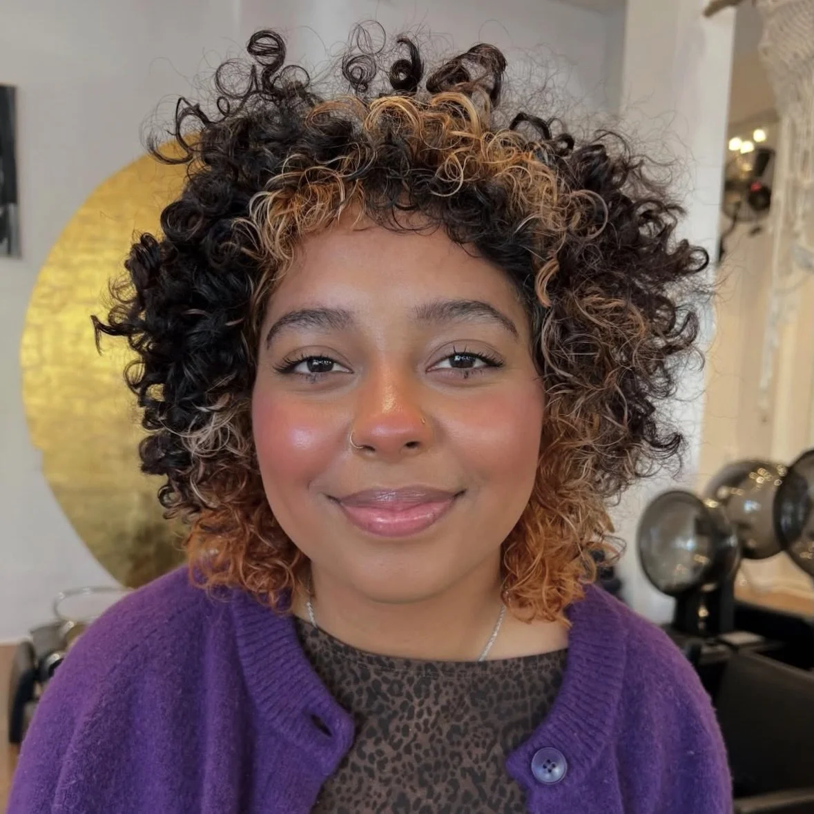 Curly Cuts by @erin_nelson_doh_ 😍

#edosalon #edosalonandgallery #curlycut #innersenseorganicbeauty #razorcut