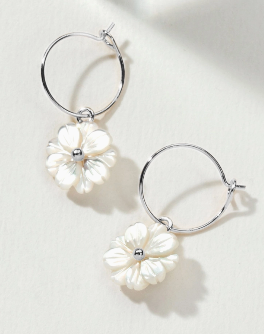 pearl earrings.png