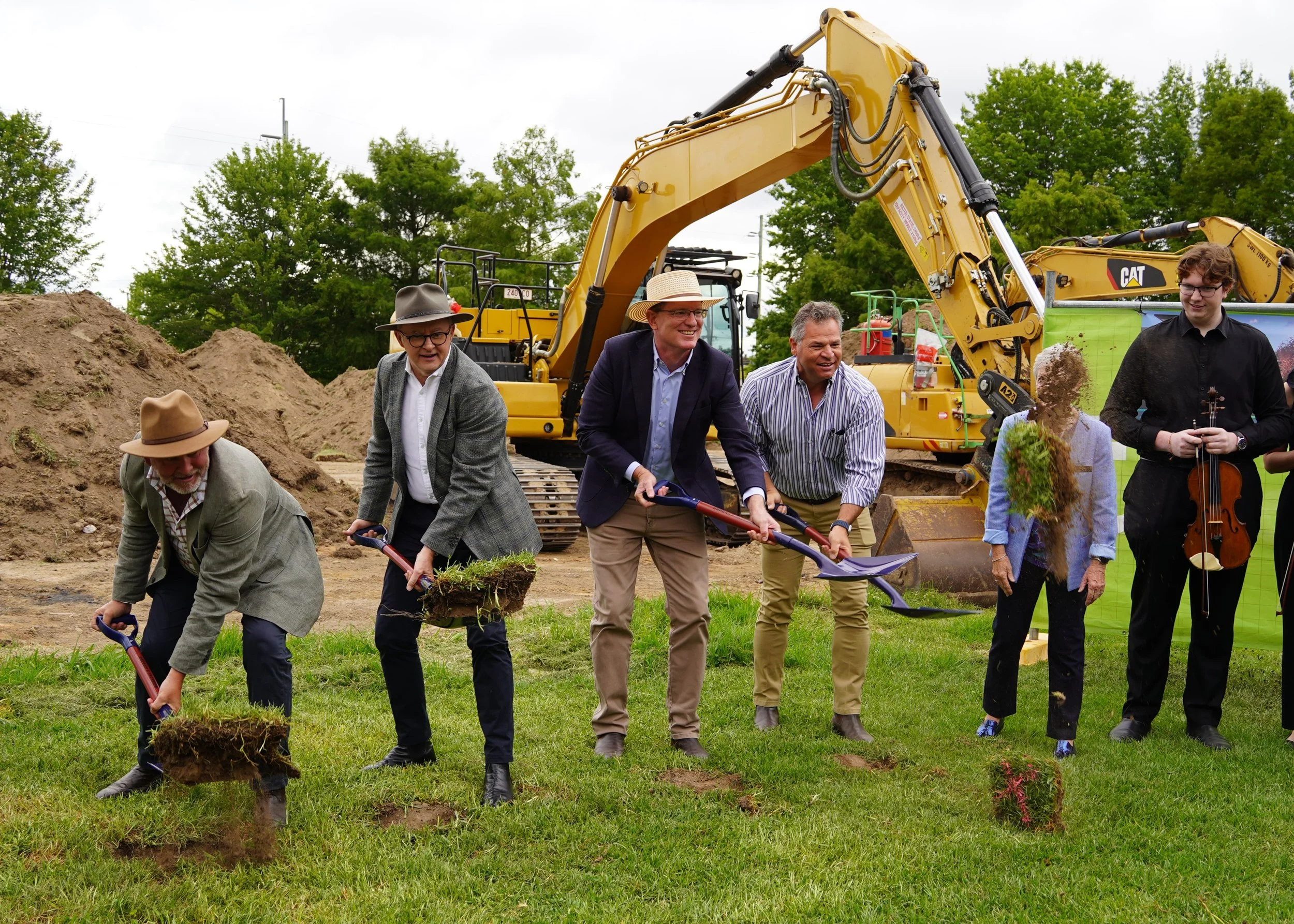 CONSTRUCTION BEGINS ON WORLD CLASS CONSERVATORIUM AND PLANETARIUM