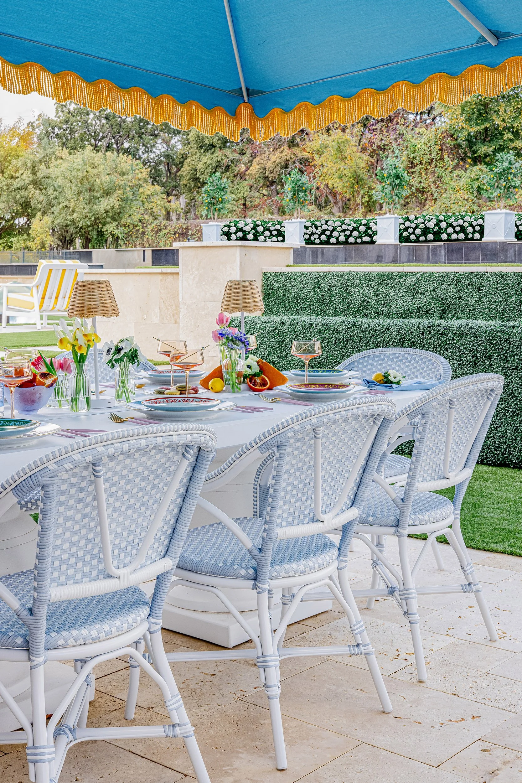 dana-wiseman-shady-oaks-outdoor-dining.jpg