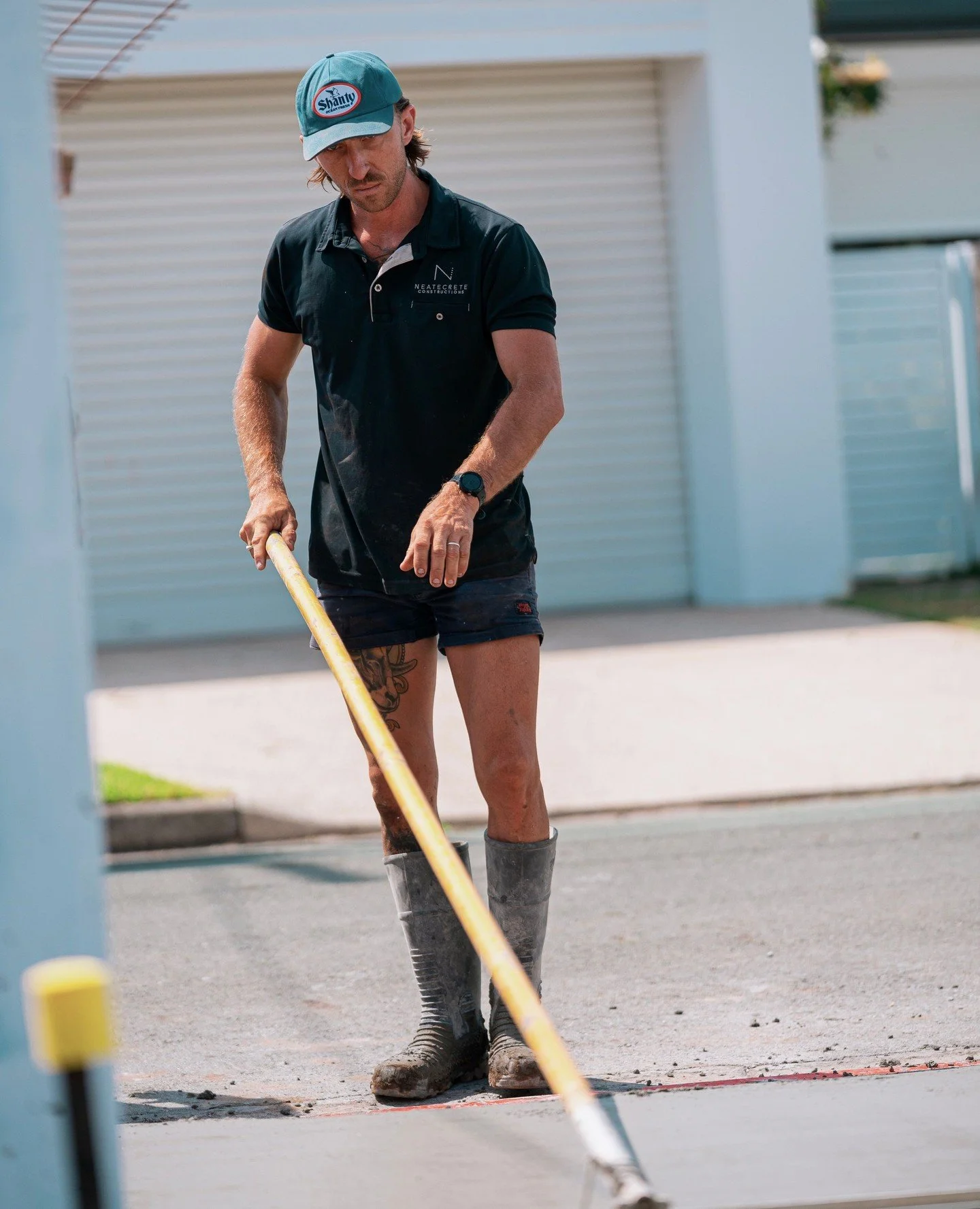 Tidy driveway pour in Burleigh Waters with @hipemediaau on site.