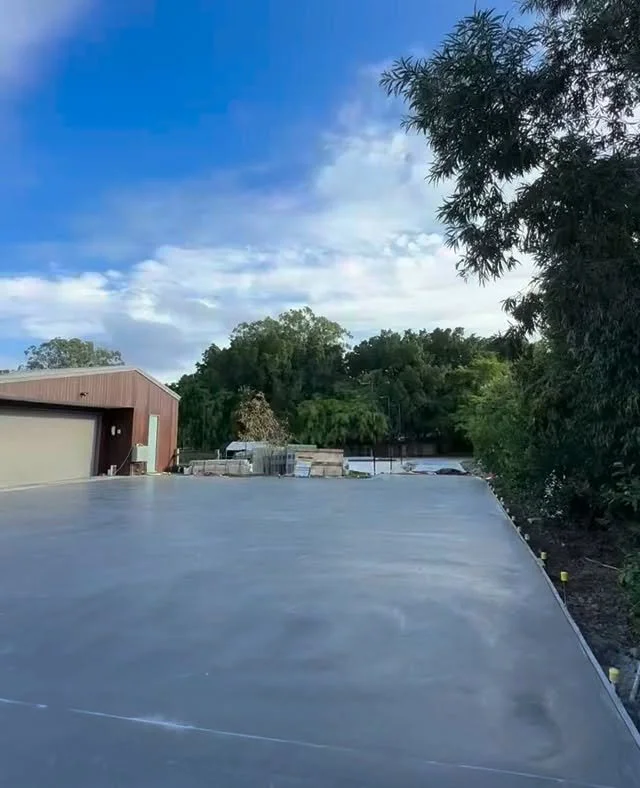 Finished driveway pour to exceptional standards for an amazing client of ours. Burnished, tidy, and ready for polishing. Swipe to see the process. A strong result from start to finish.