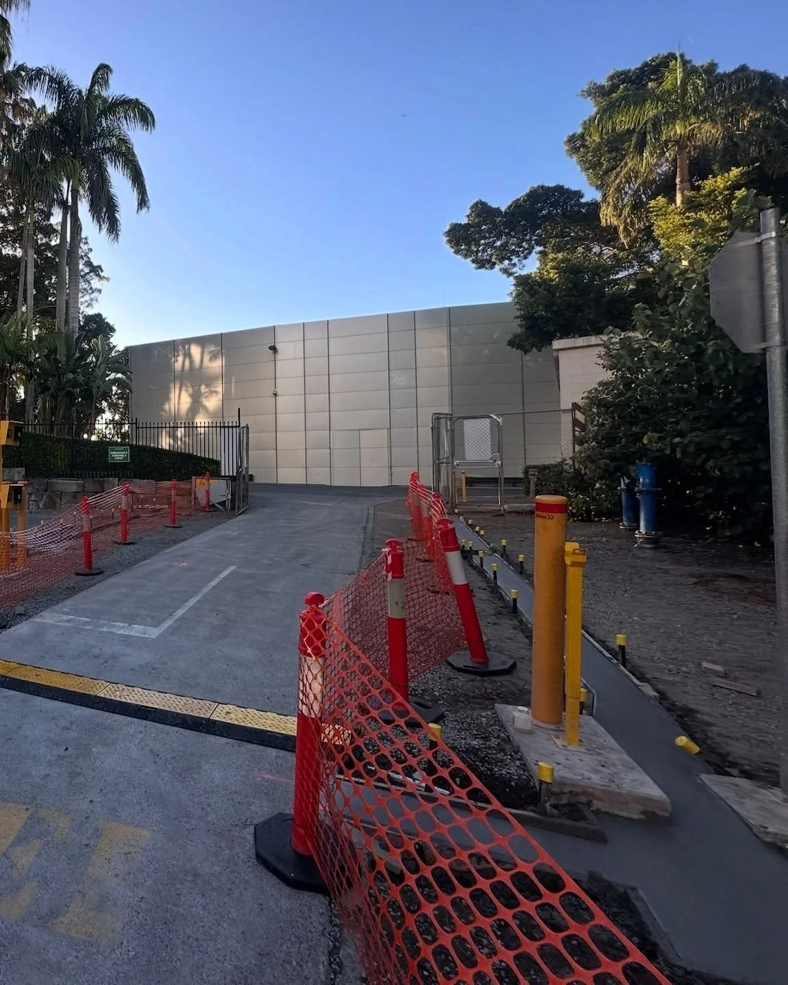 Security gate tracks laid at The Star Grand Casino, Gold Coast this week. Swipe to see the process. Proud to deliver a quality result from start to finish. 

#NEATECRETE #commercialconcrete