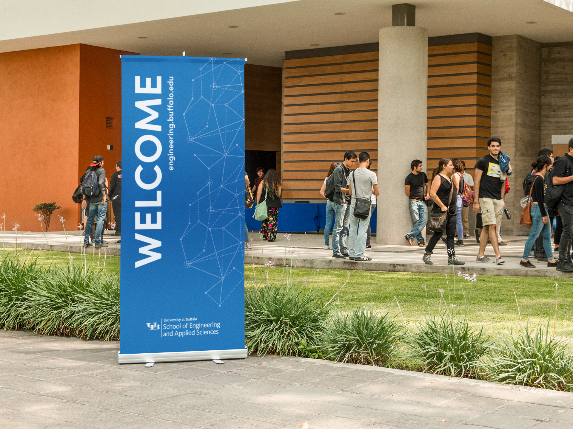 vertical-banner-mockup-outside-a-convention-center-a10578.png