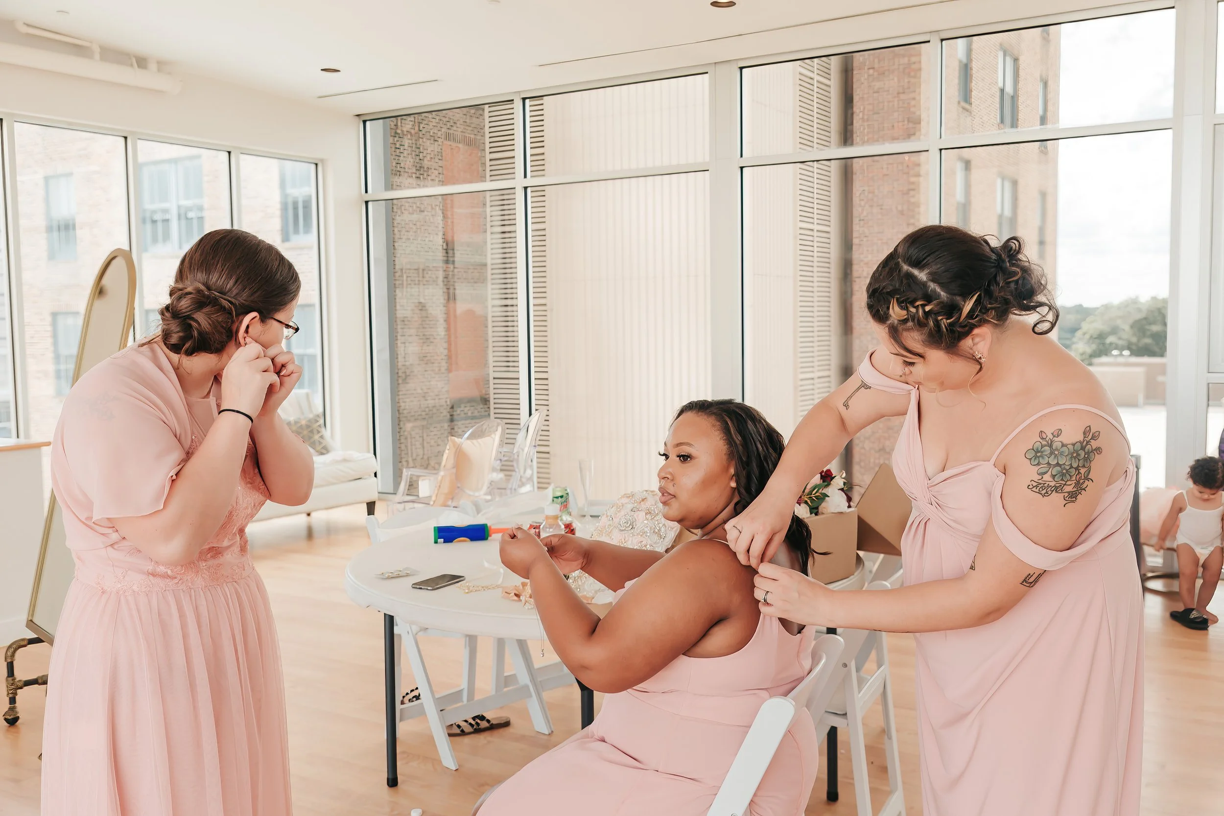 IMG_7450BridesmaidsGettingReady-Standard.jpg