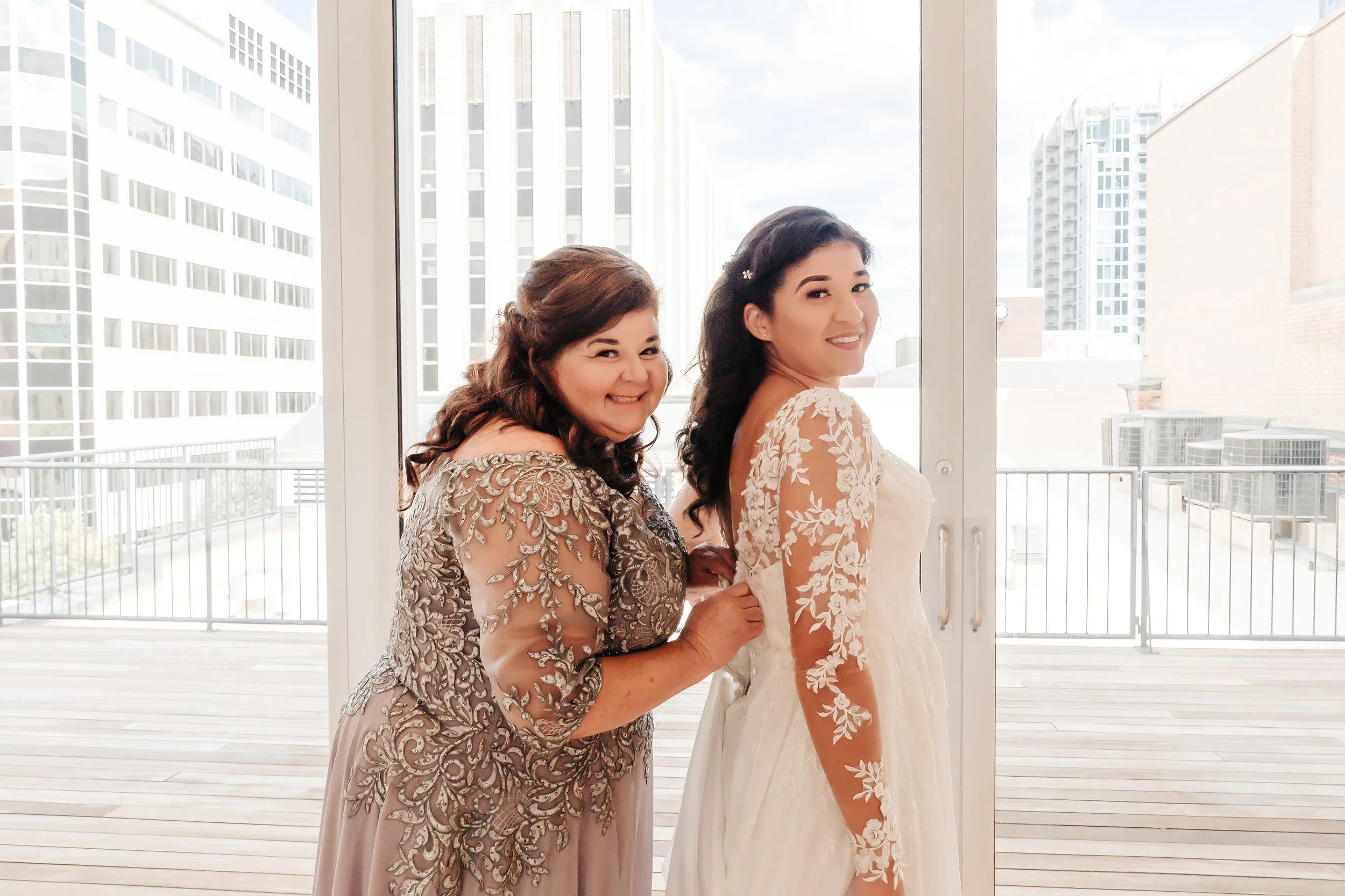 IMG_7510BridesmaidsGettingReady-Standard.jpg