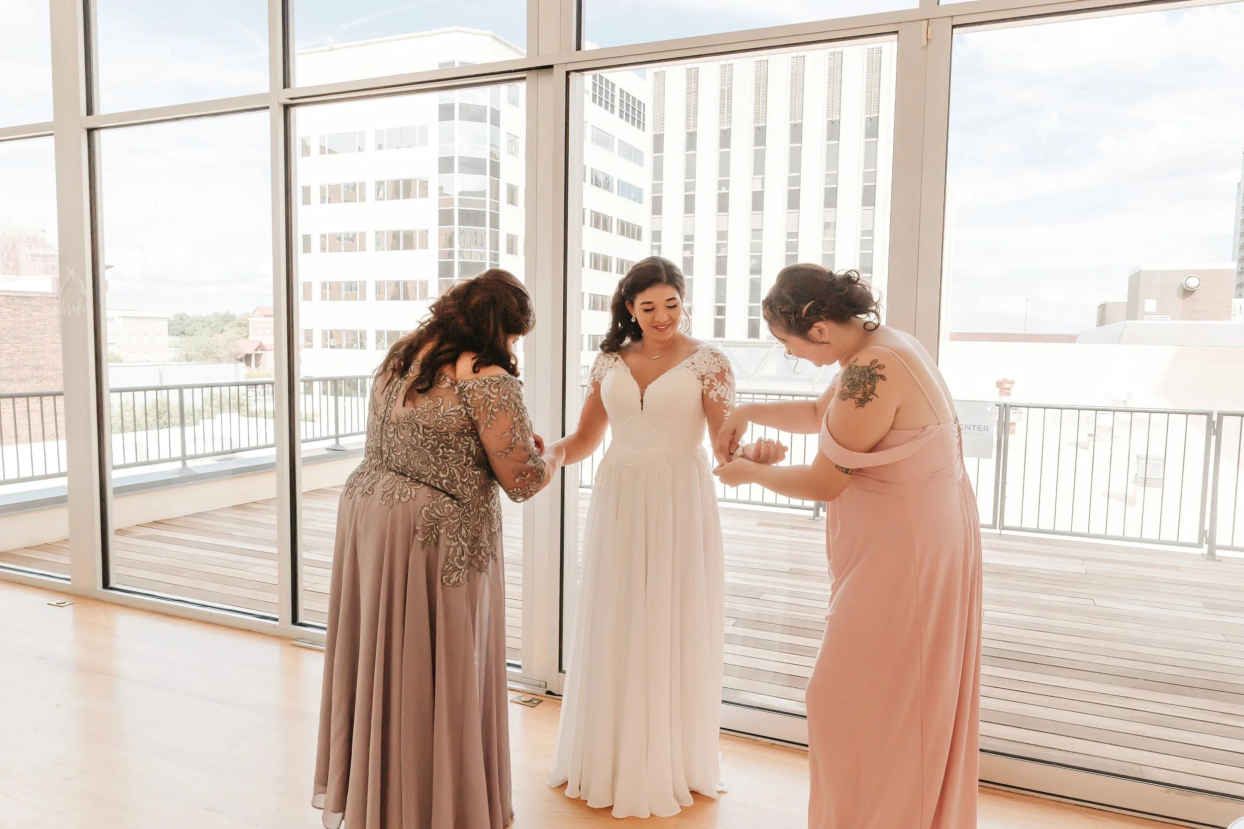 IMG_7616BridesmaidsGettingReady-Standard.jpg
