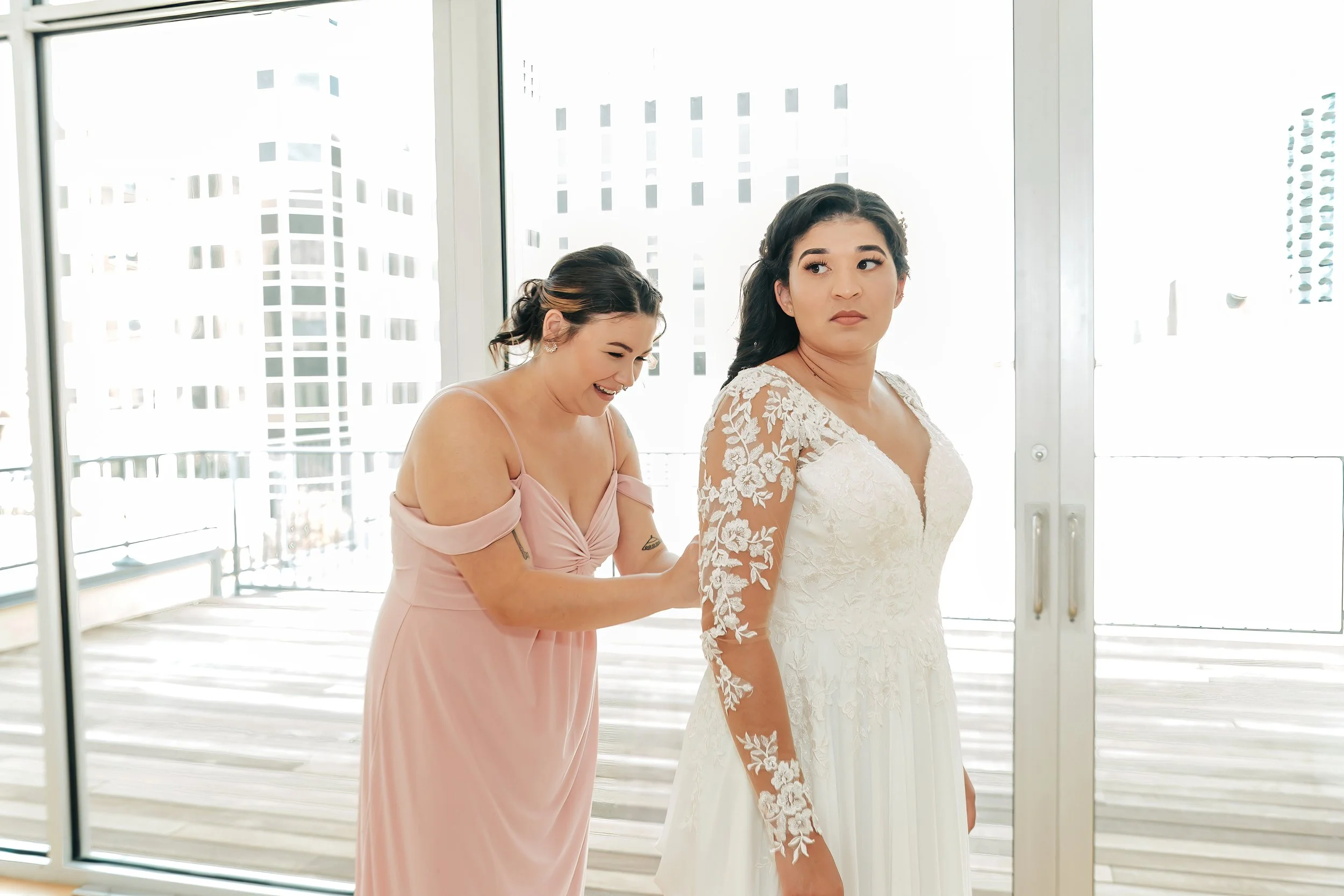 IMG_7540BridesmaidsGettingReady-Standard.jpg