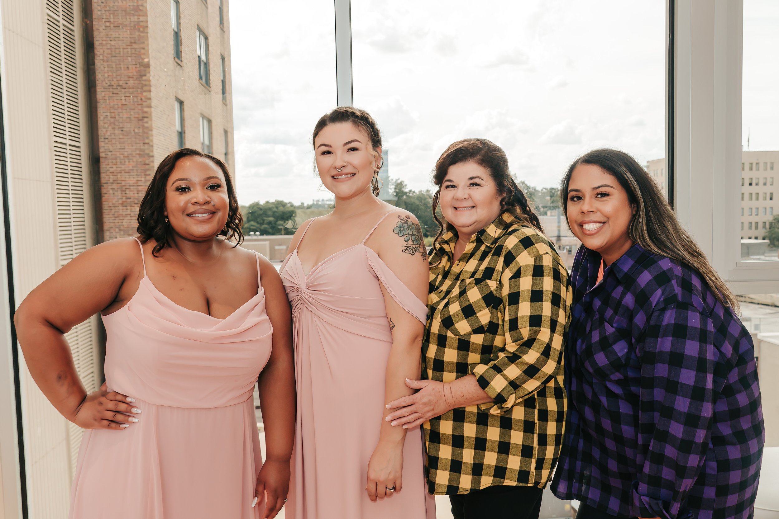 IMG_7412BridesmaidsGettingReady-Standard.jpg