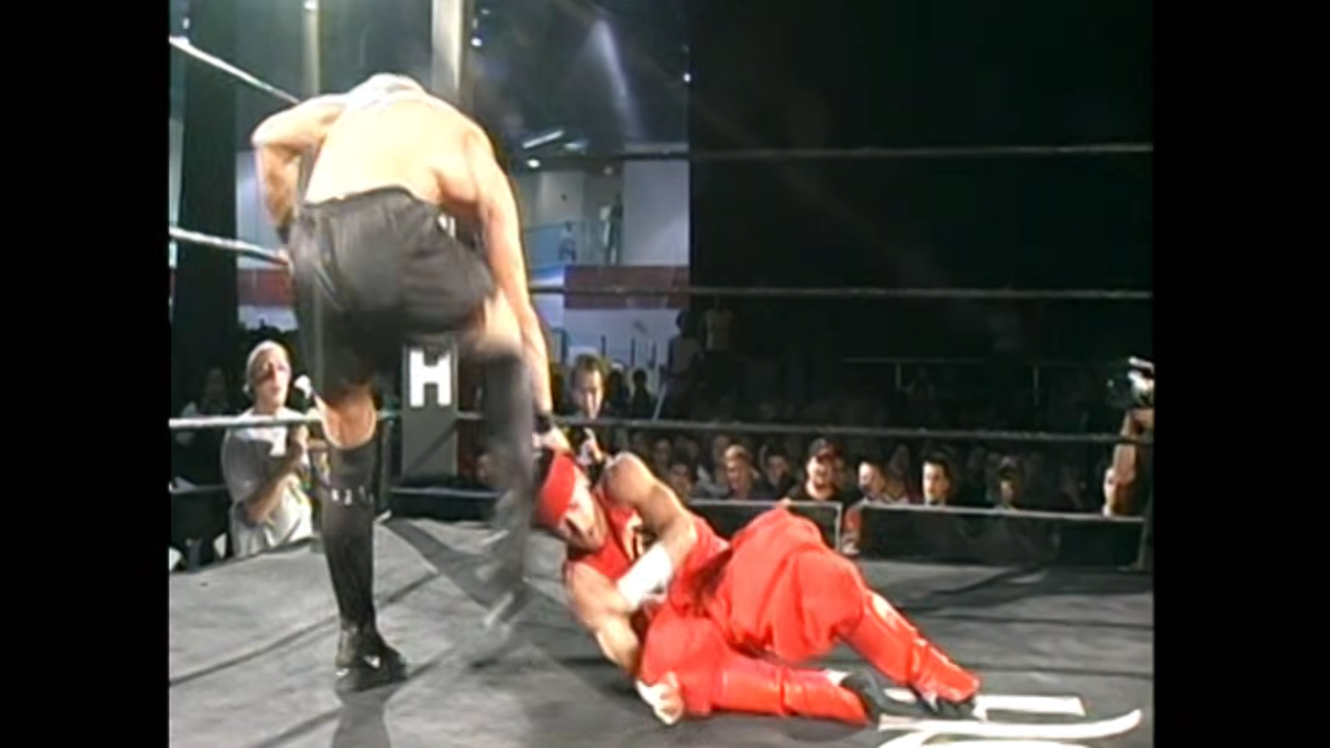 Deranged vs. Low Ki, from Ring of Honor Death Before Dishonor