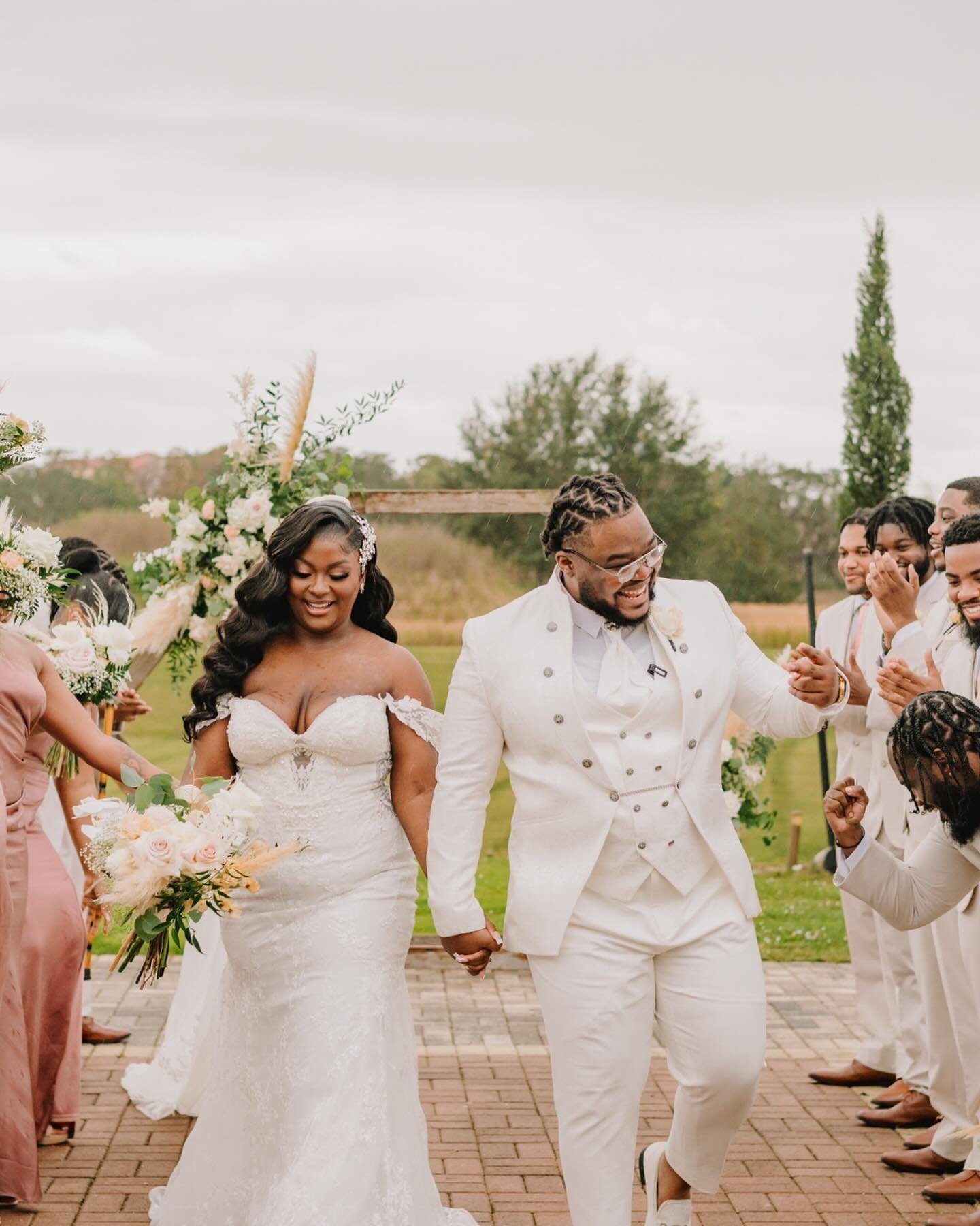 Chelsea + Russell (𝐏𝐀𝐑𝐓 𝐓𝐖𝐎)

 &bull;

Vendors:

@formosawinery | @formosawineryweddings 
@youreventsbyll 
@maryfoskyphotography 
@andygarciafilms 
@eventsbyinbloom 
@lennypartistry | @mua_ttt_tia 
@hair_chemistrymiami 
@cocktails_catering
@co