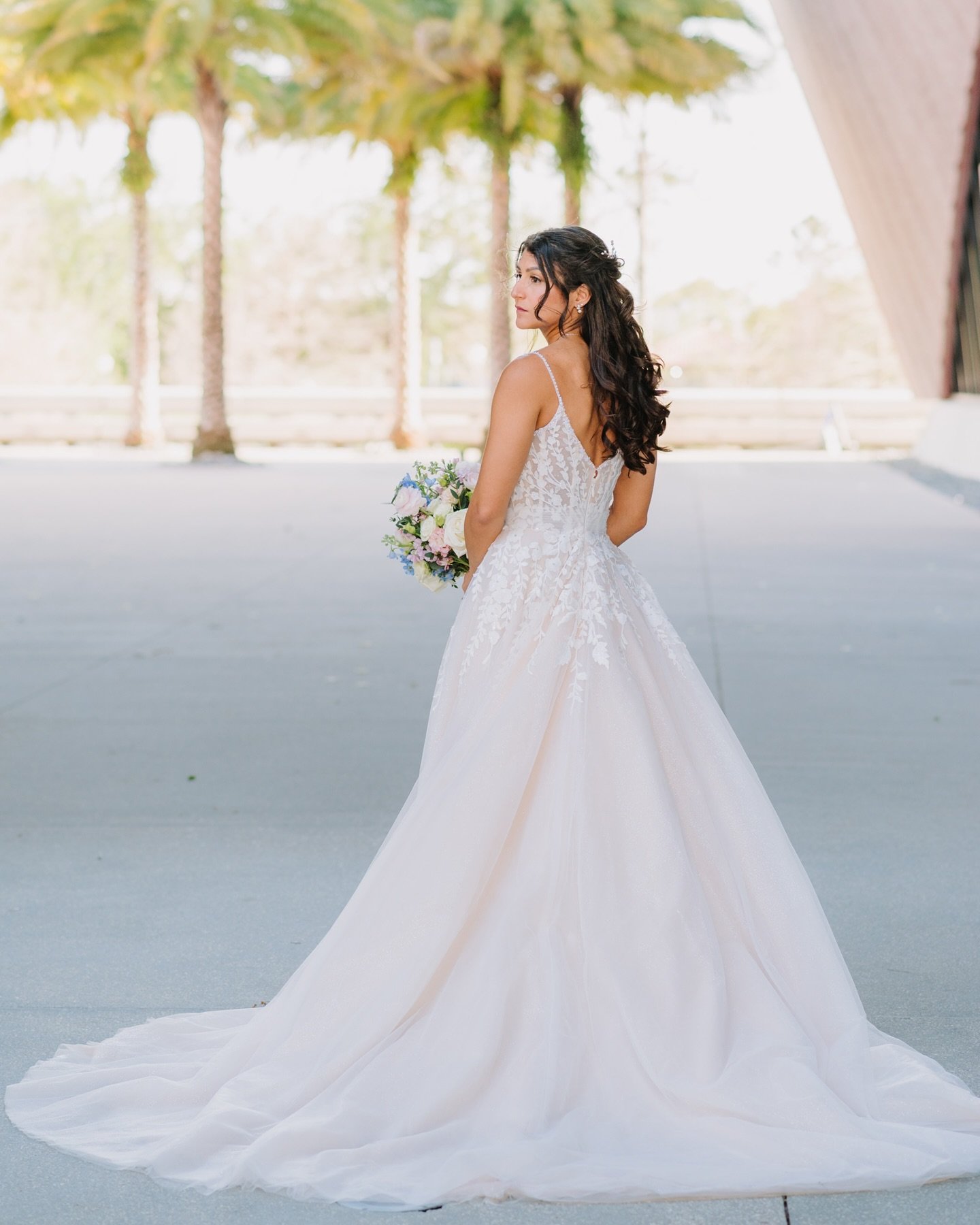 The Anderson&rsquo;s | Part Two

Playing catchup over here! So obsessed with this gallery. It&rsquo;s so hard to choose what to post. Part three coming 👀💕

&bull;

Venue: @thealfondinn | @winterparkeventscenter 
Planner/Design: Envy Lifestyle and E