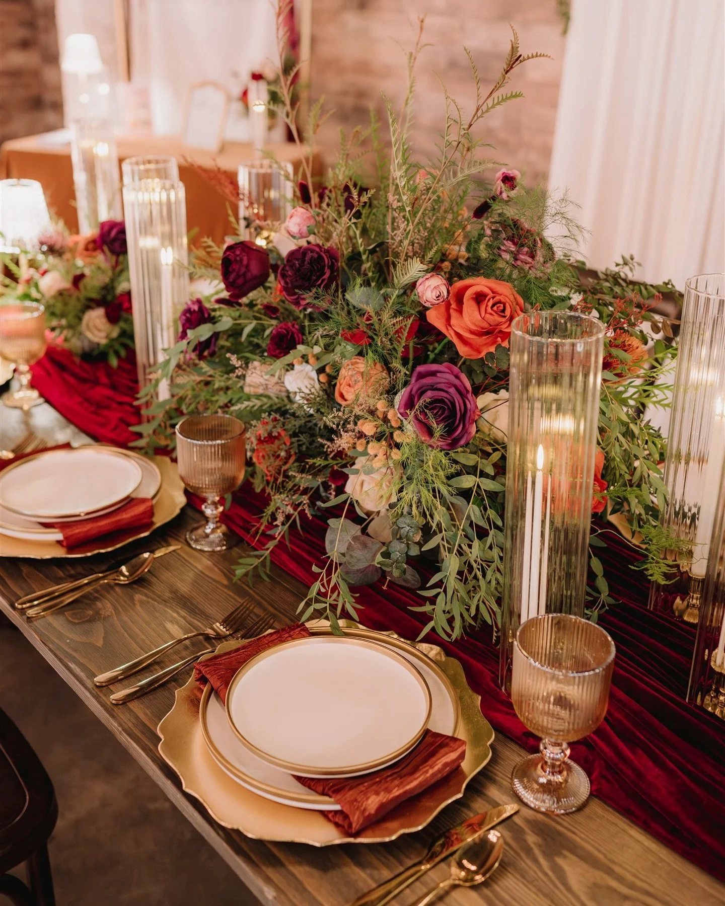 Details ✨🍂

&bull;

Vendors:
&bull;Planning, Rentals &amp; Decor: @southerntouchweddingsandevents 
&bull;Photographer: 
@jenyrocphotography 
&bull;Venue: 
@thevenueatgentrypines 

&bull;

#stcloudphotographer #orlandoweddingphotographer #floridawedd
