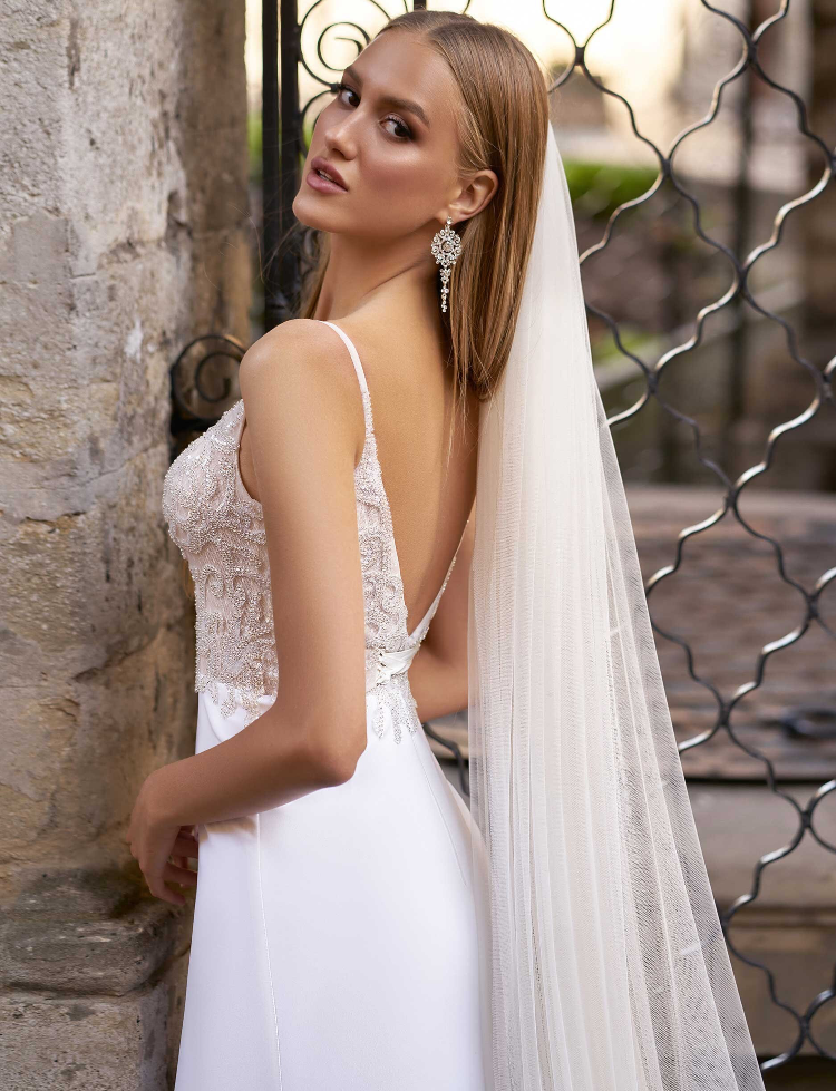 Straps, Open Back, Fabric: Lace