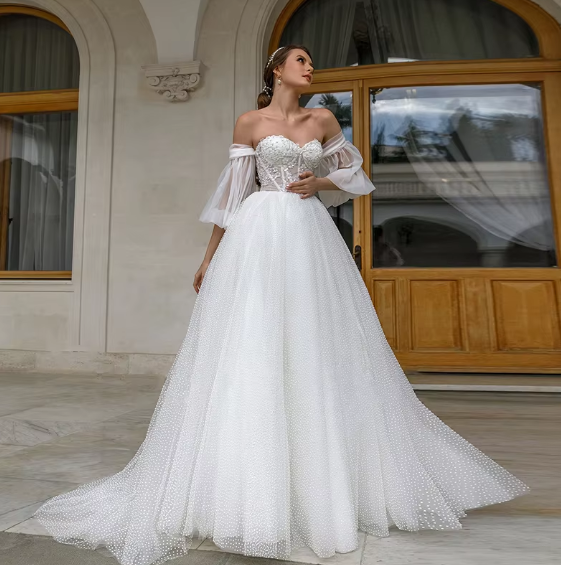 Sleeves, Neckline: Sweetheart, Fabric: Tulle, Corset Bodice