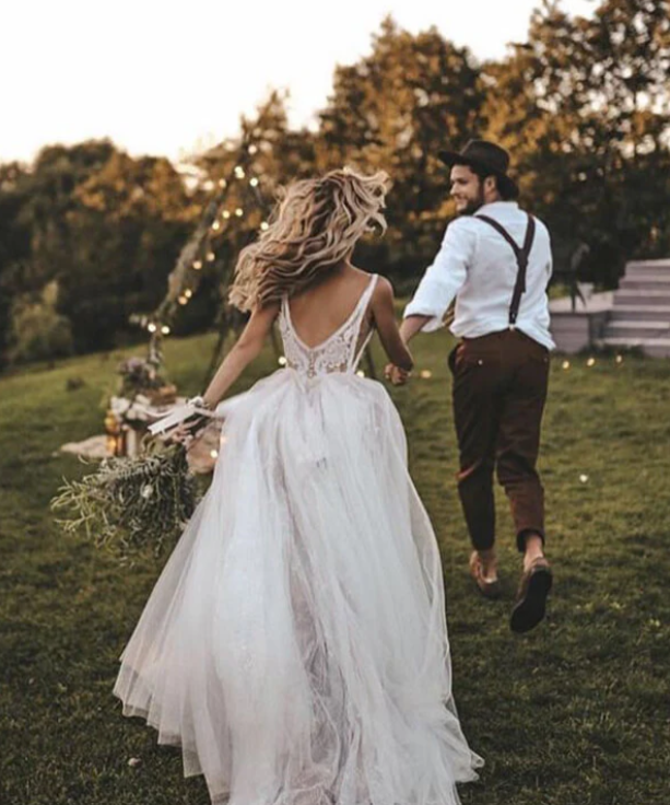 Straps, Open Back, Fabric: Lace, Fabric: Tulle
